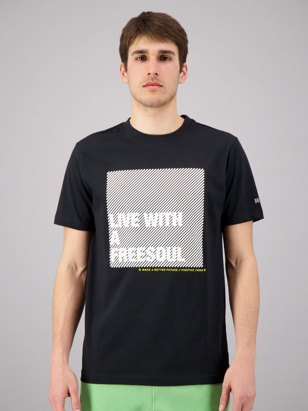 

FREESOUL Men Black Typography Printed Cotton T-shirt