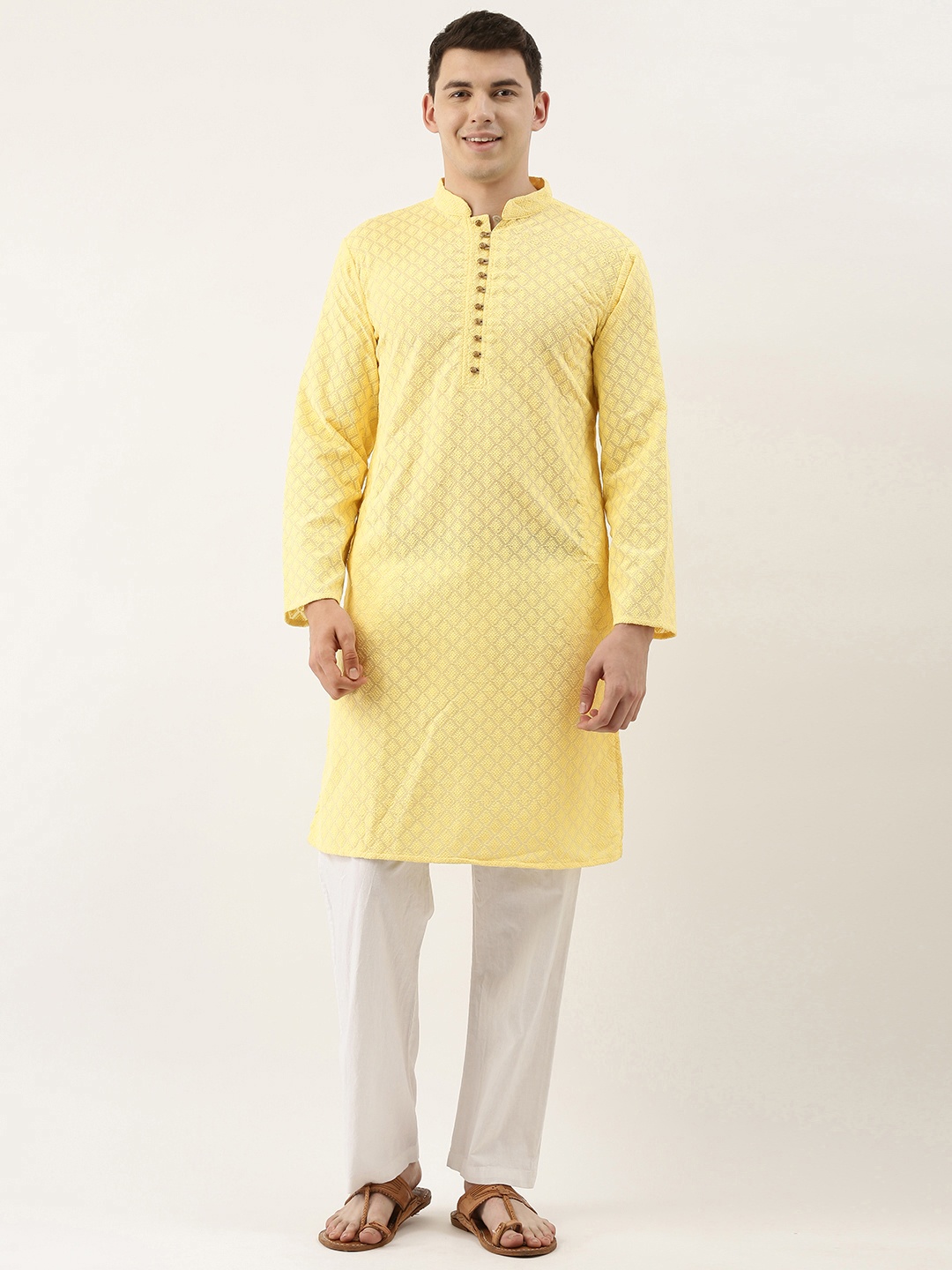 

SWAGG INDIA Men Yellow Ethnic Motifs Embroidered Chikankari Kurta