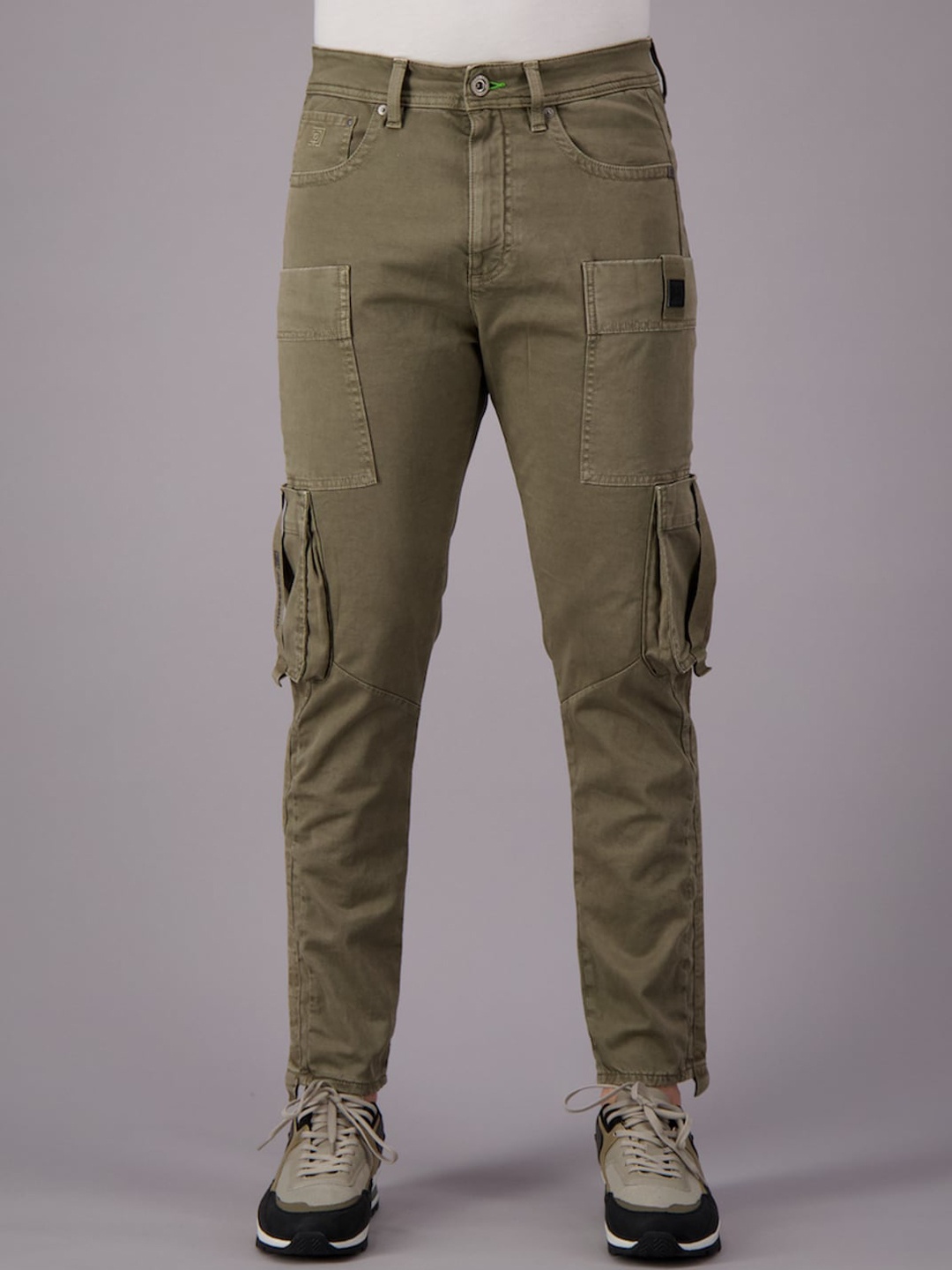 

FREESOUL Men Green Slash Knee Cargo-style Jeans
