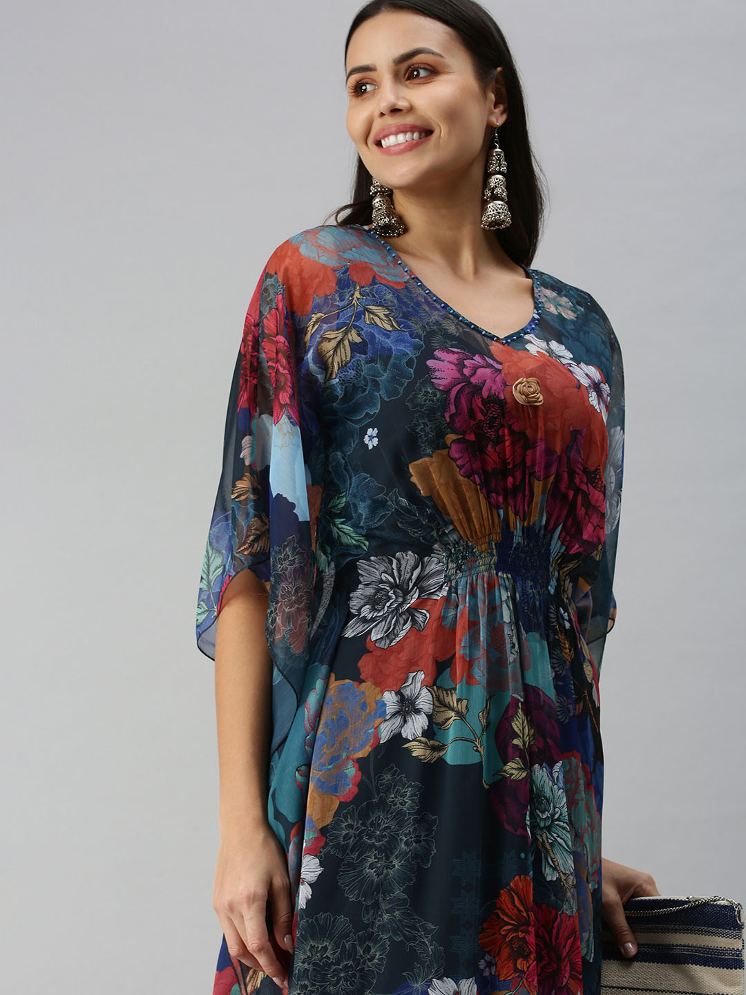 

SHOWOFF Women Navy Blue & Red Floral Printed Kaftan Kurta