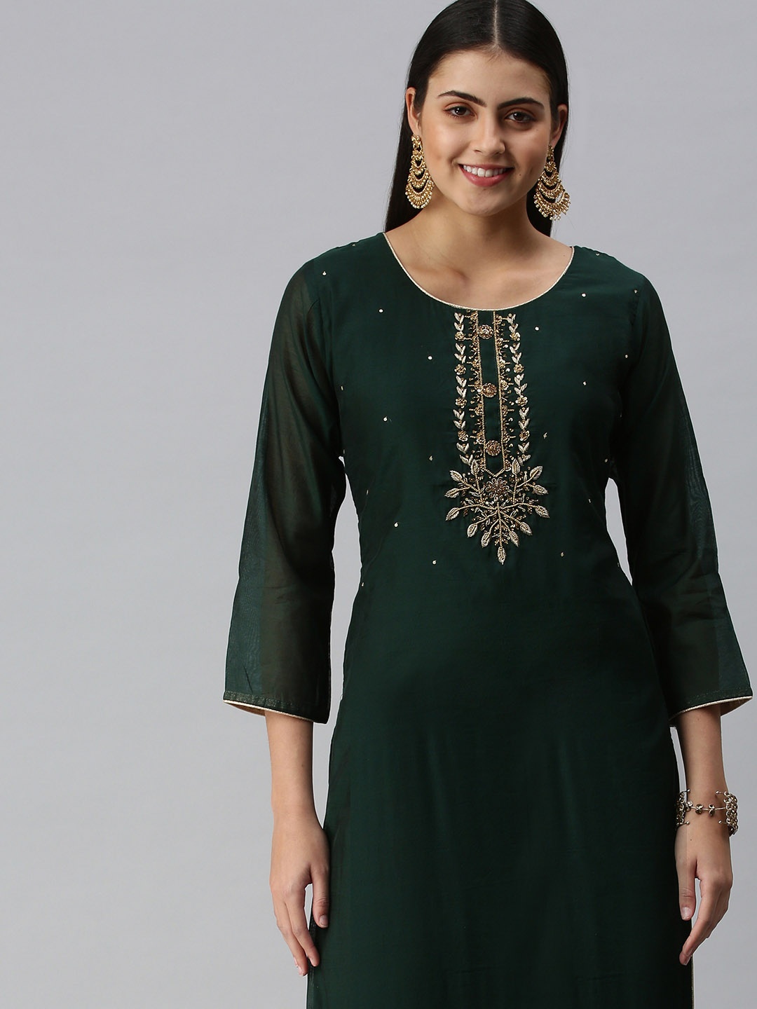 

SHOWOFF Women Green Embroidered Beads & Stone Straight Kurta