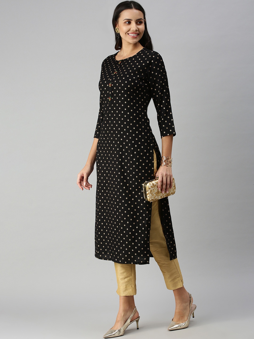 

SHOWOFF Women Black & Gold-Toned Geometric Printed Straight Kurta