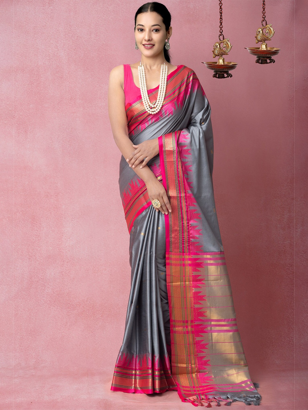 

Unnati Silks Grey & Gold-Toned Floral Zari Silk Blend Banarasi Saree