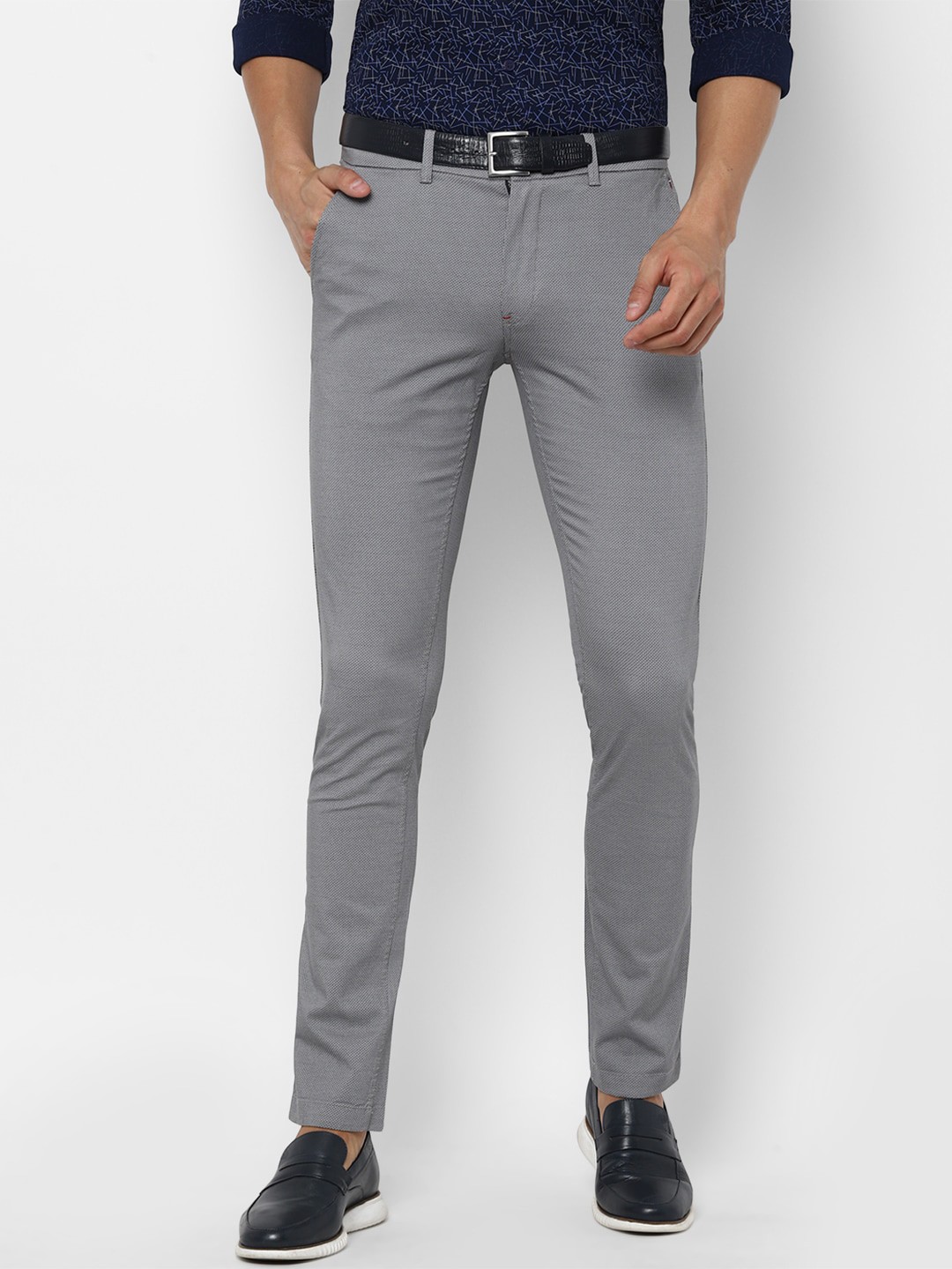 

Louis Philippe Sport Men Grey Textured Slim Fit Cotton Trousers