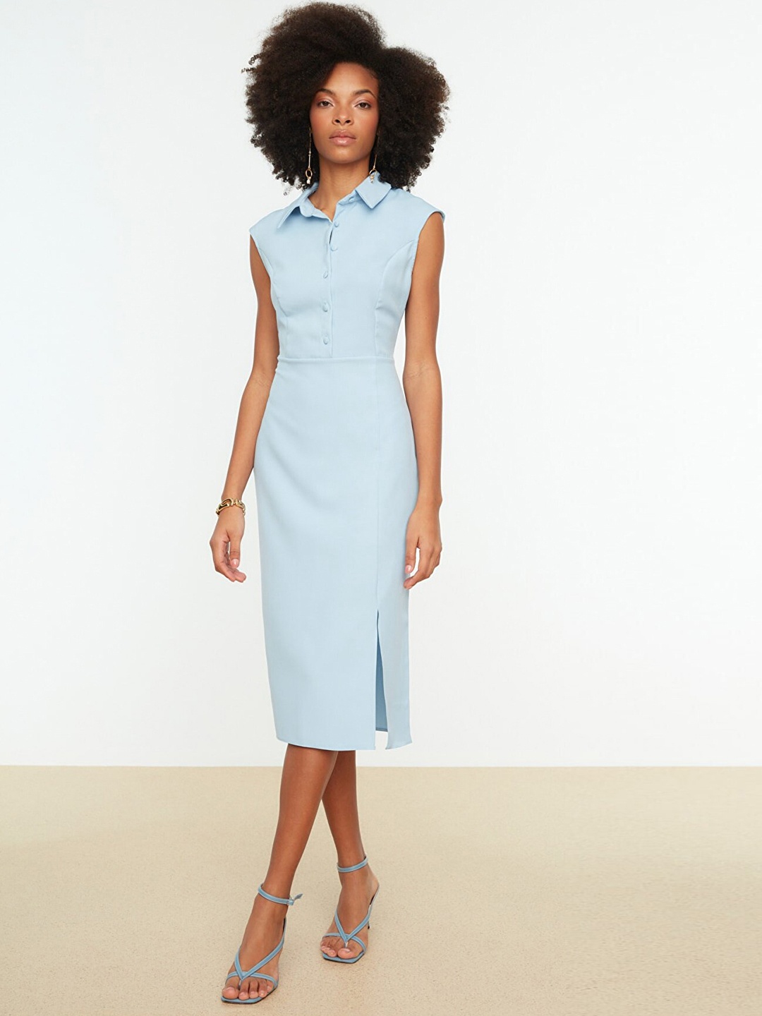 

Trendyol Women Blue Solid Sheath Midi Dress