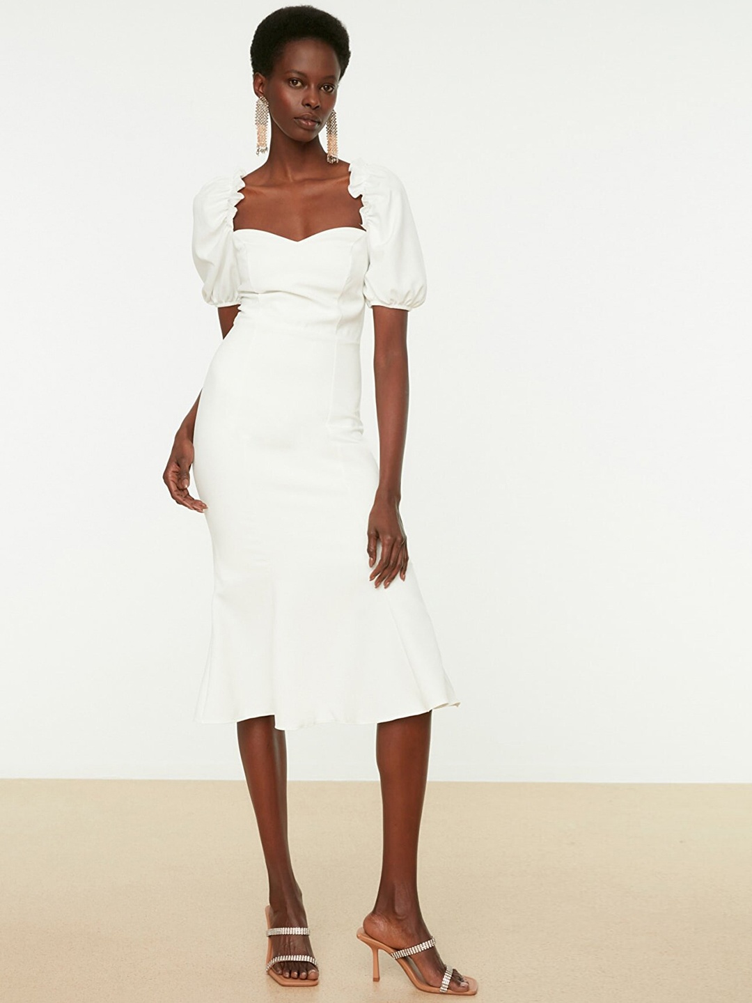 

Trendyol Off-White Solid Midi Puff Sleeves Sheath Dress