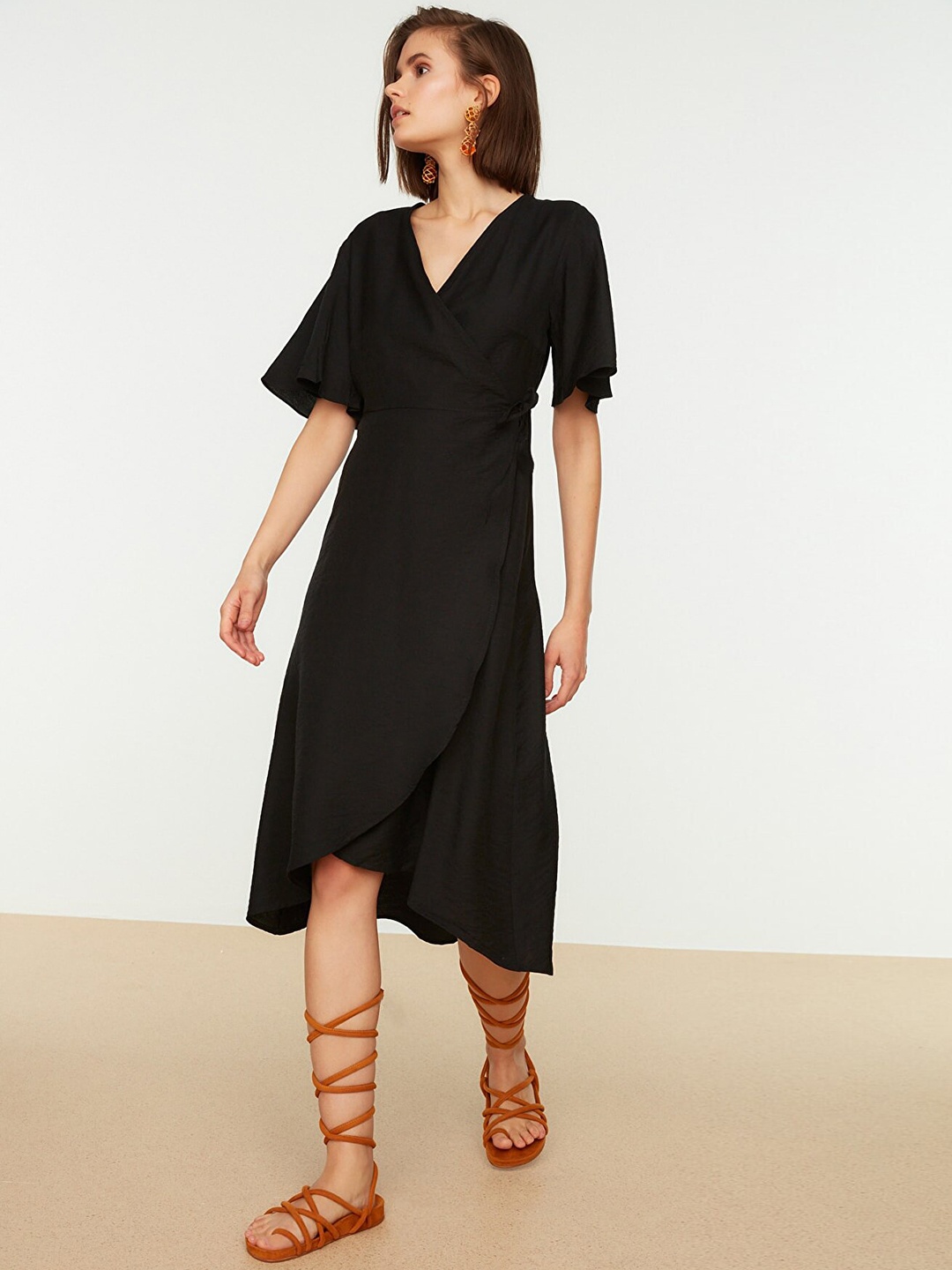 

Trendyol Black Solid Wrap Midi Dress