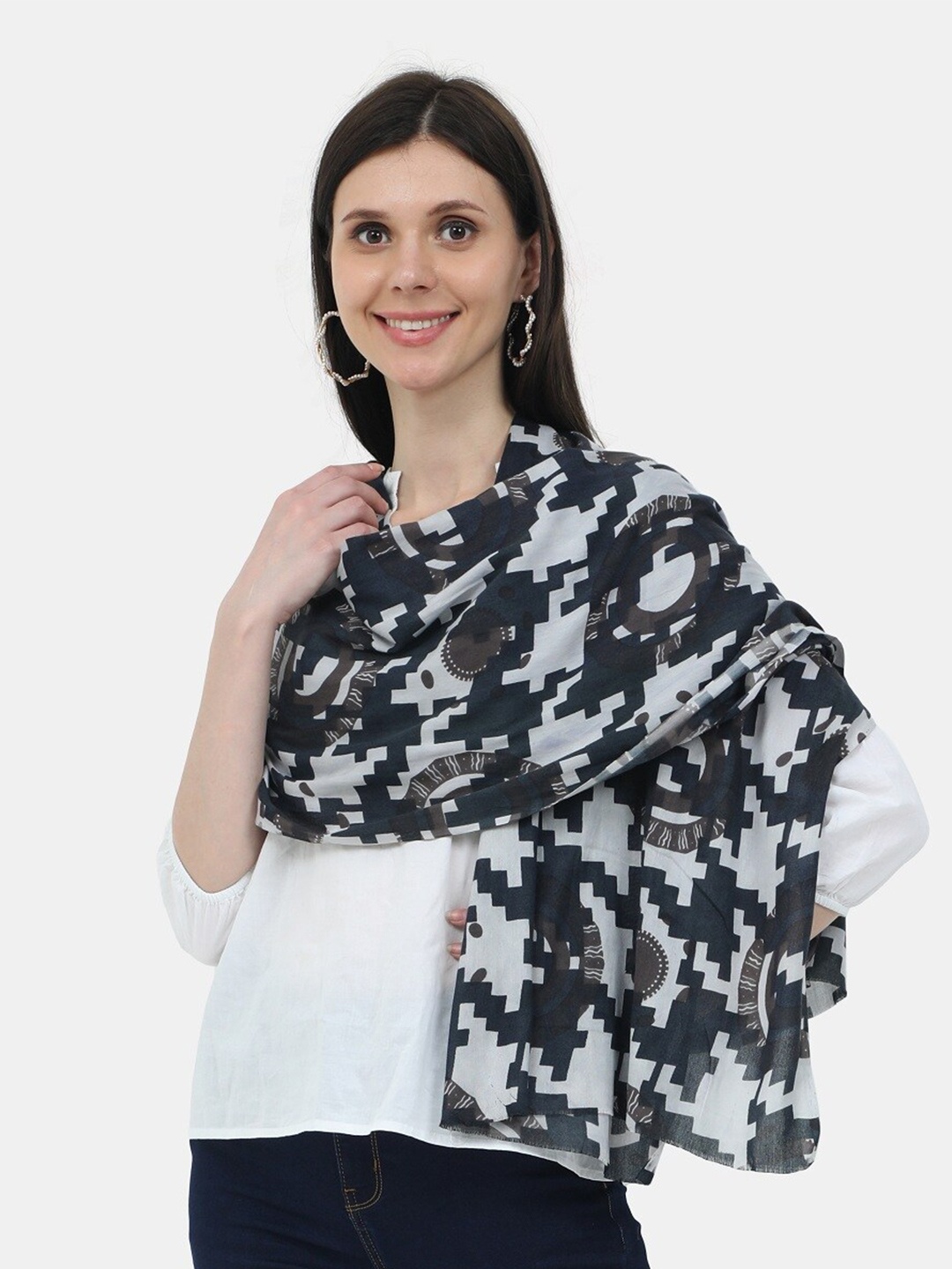 

thickskin White & Navy Blue Printed Cotton Stole