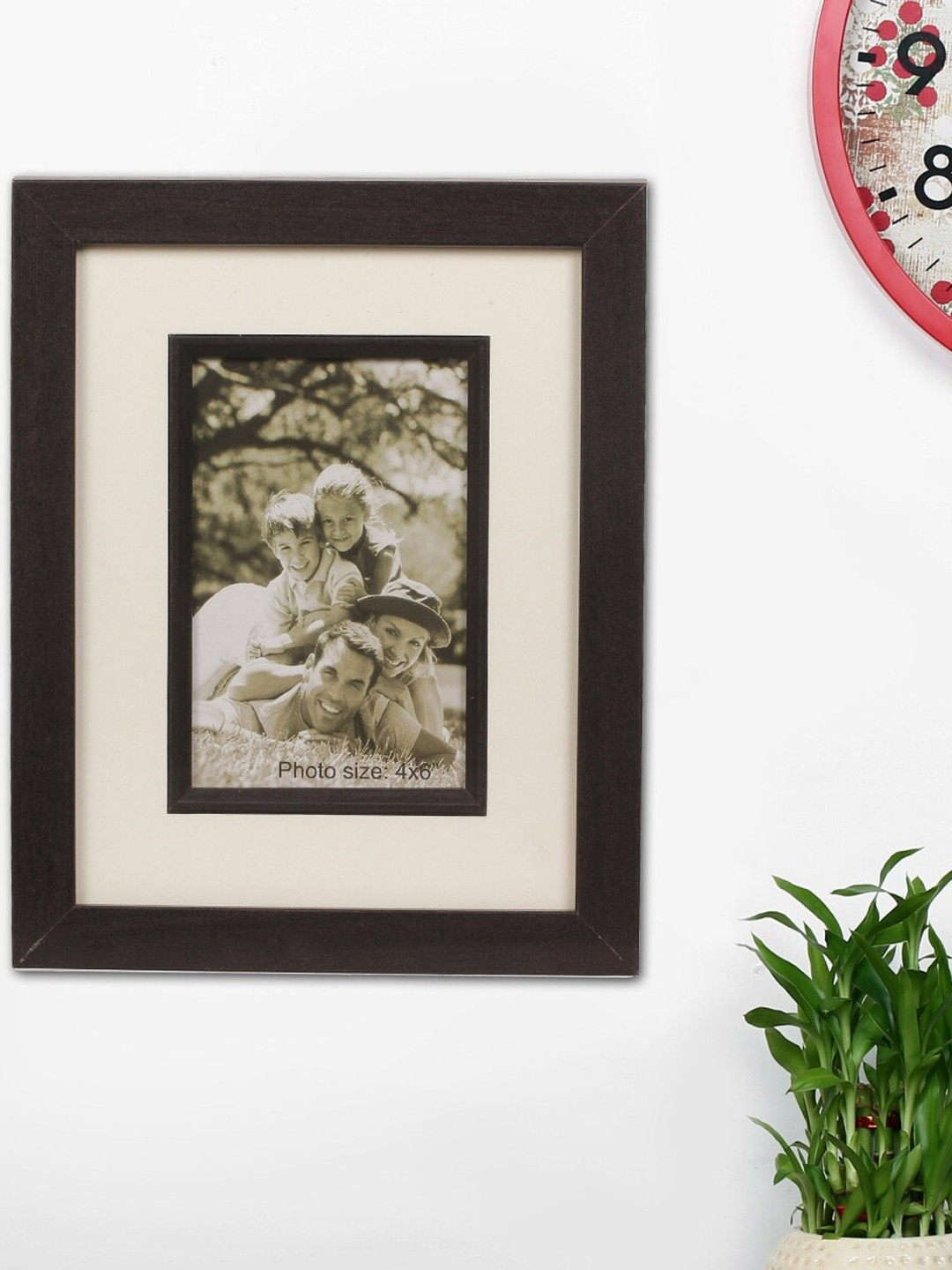 

Home Centre Black Solid Table Top Photo Frame