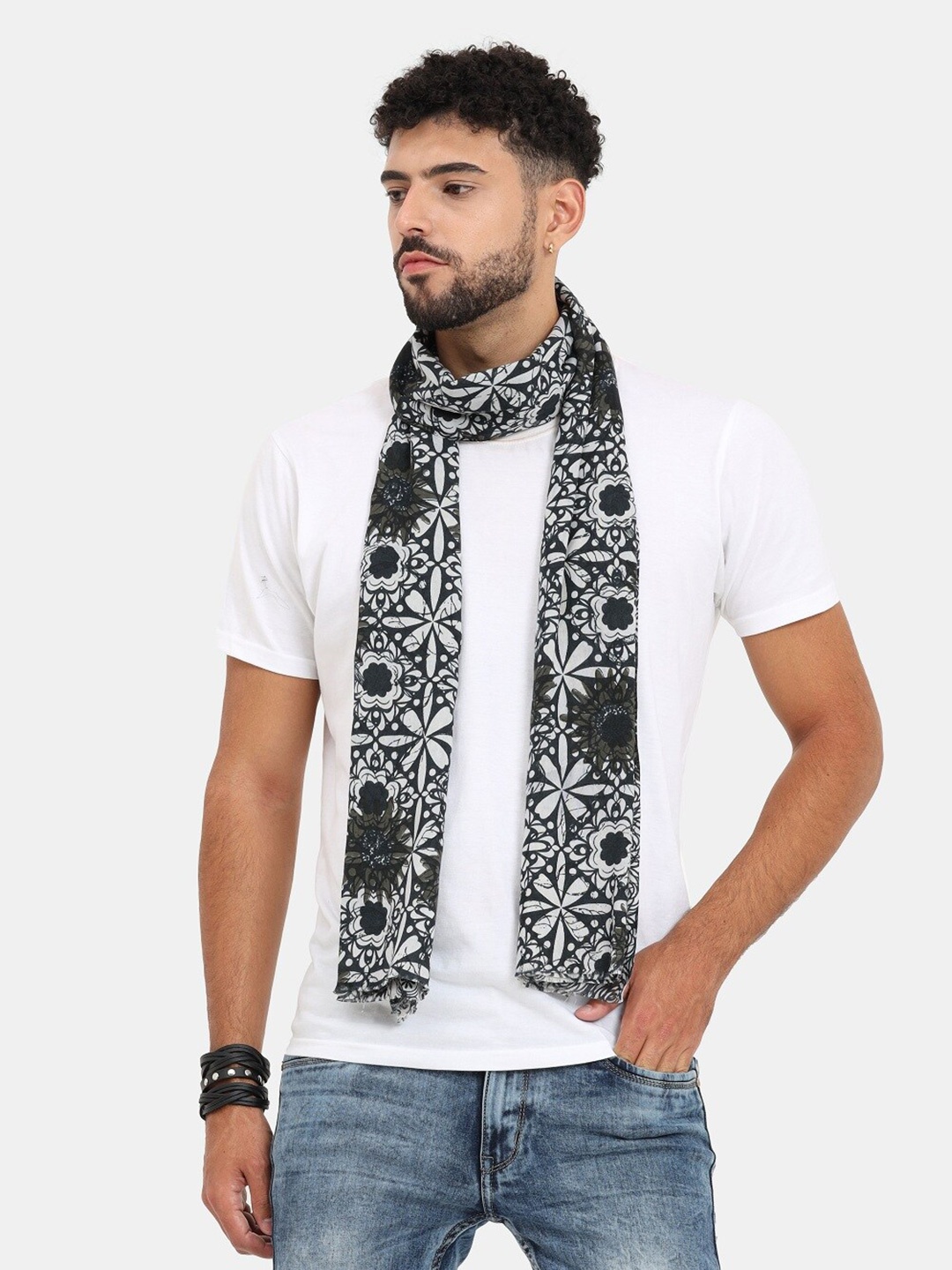 

thickskin Men White & Green Printed Cotton Stole