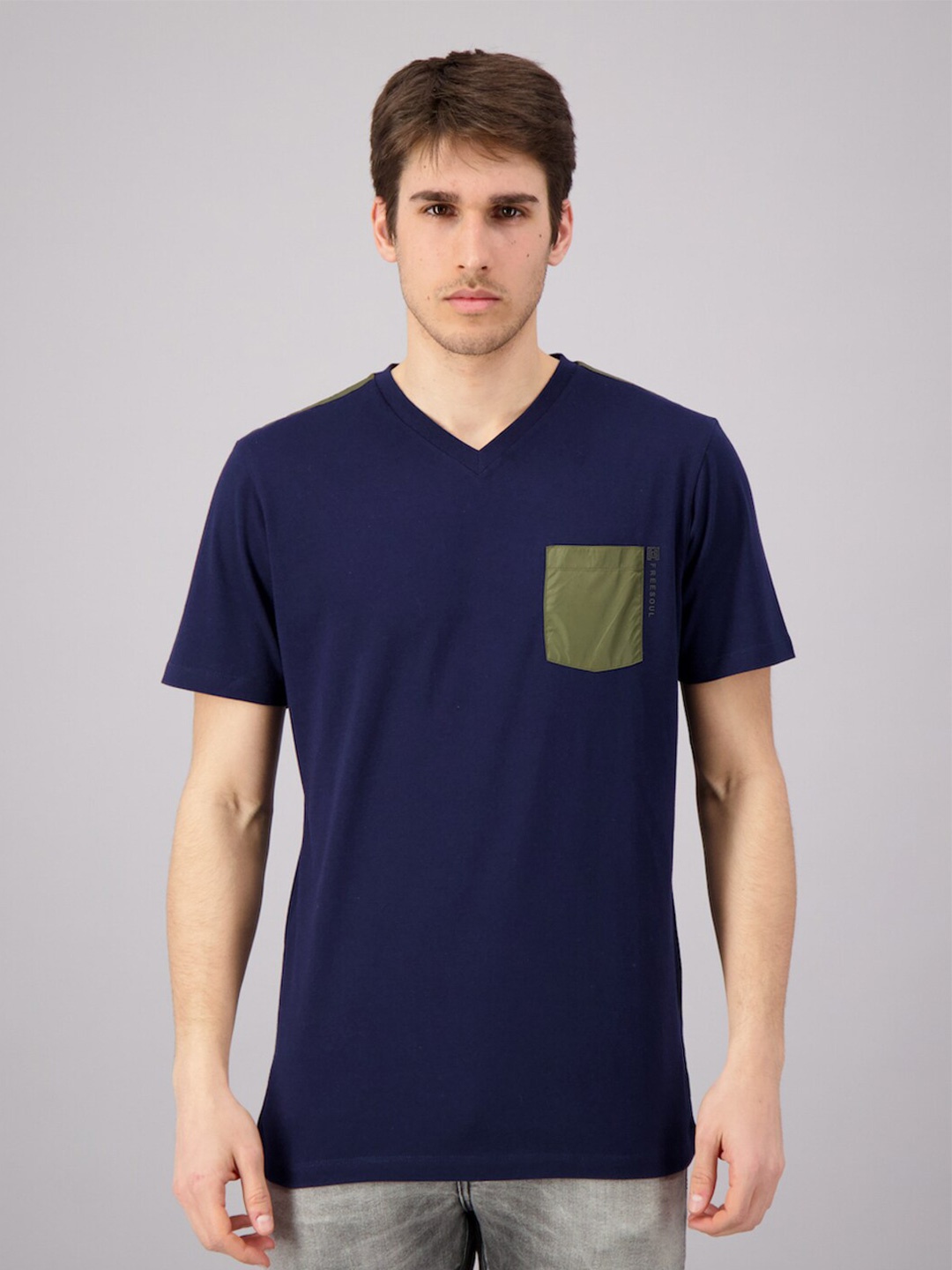 

FREESOUL Men Blue V-Neck T-shirt