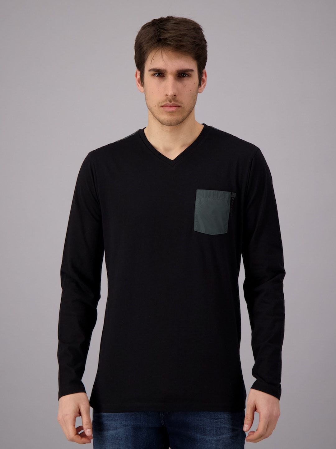 

FREESOUL Men Black Solid Cotton V-Neck T-shirt