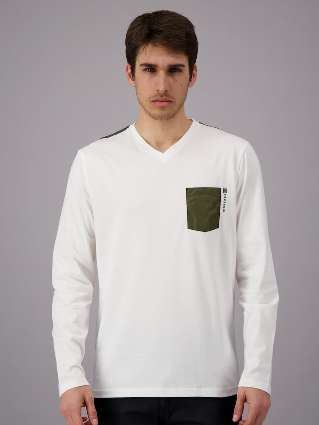 

FREESOUL Men White V-Neck Solid Cotton T-shirt