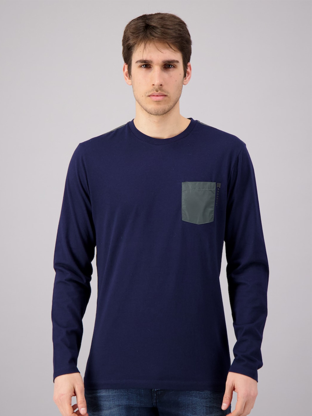 

FREESOUL Men Navy Blue Solid T-shirt