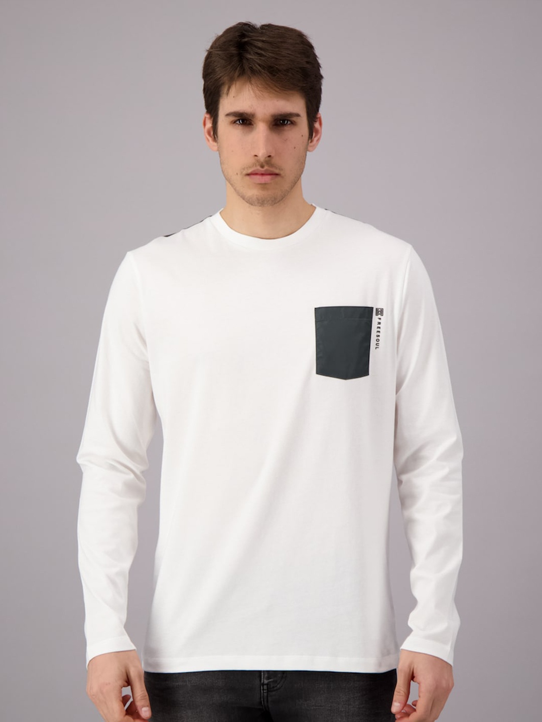 

FREESOUL Men White Solid Cotton T-shirt