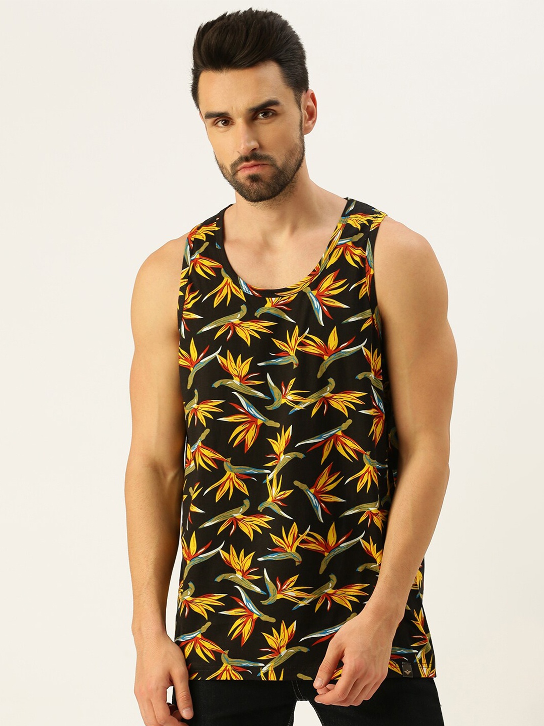 

VEIRDO Men Black & Yellow Floral Printed Tropical T-shirt