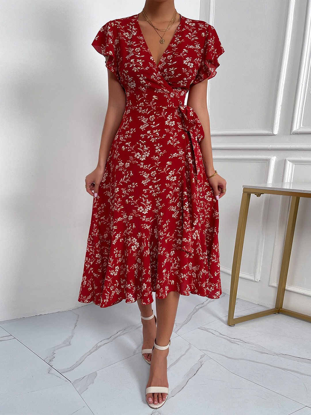 

La Aimee Red Floral Printed Midi Dress