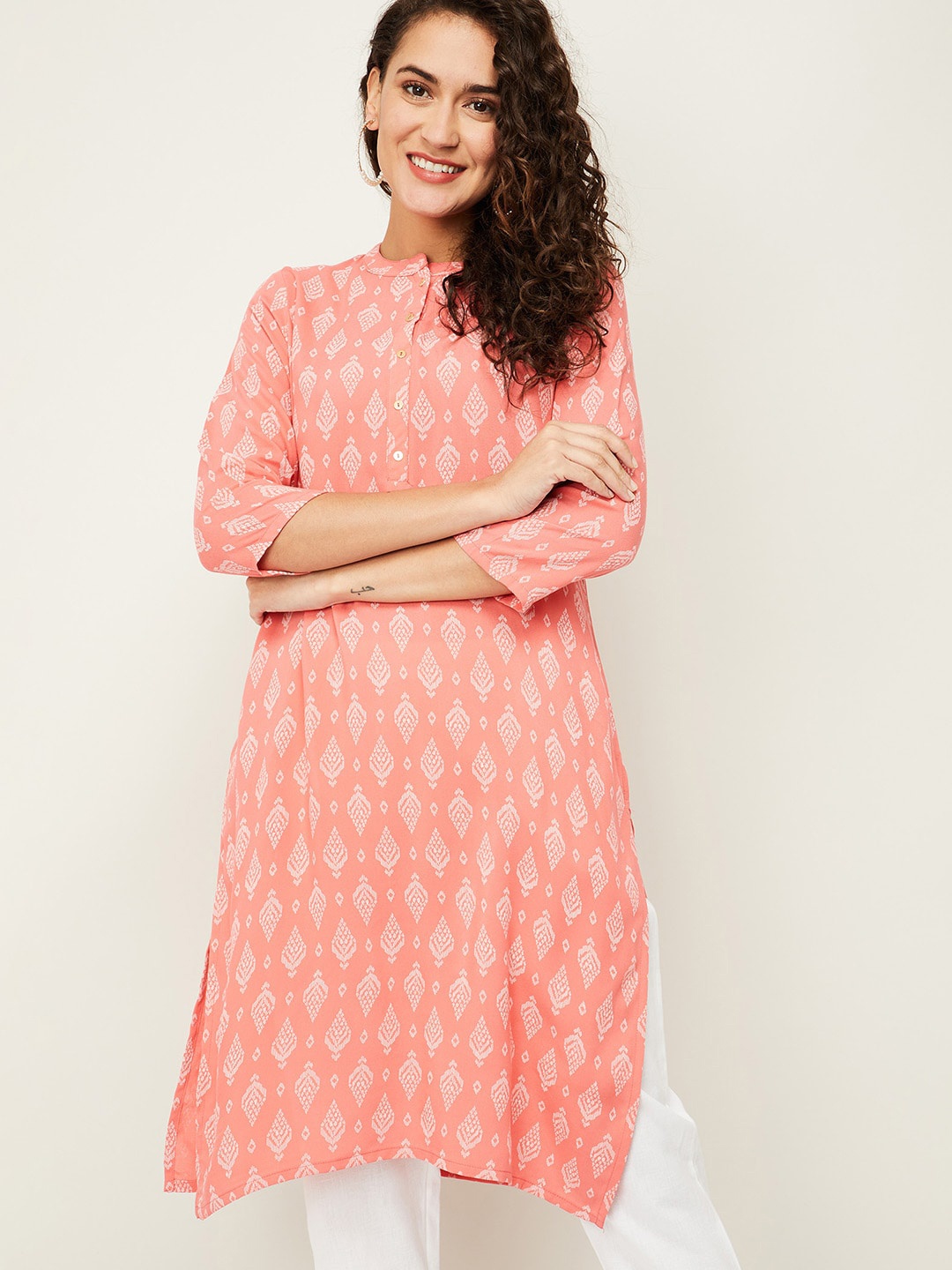 

Melange by Lifestyle Women Coral & White Ethnic Motifs Printed Straight Kurta