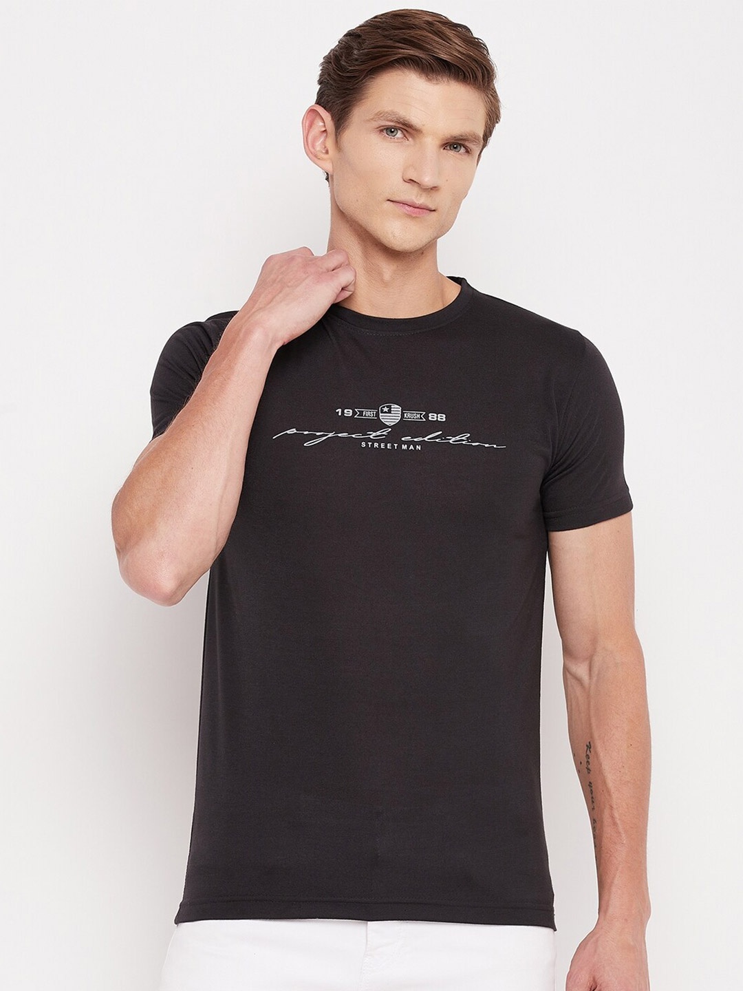 

FirstKrush Men Black Typography Printed Regular Fit T-shirt