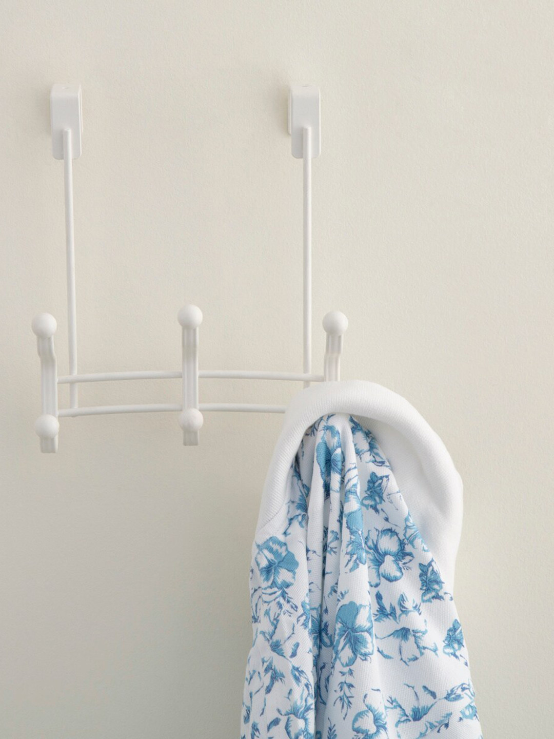 

Home Centre White Solid Orion Medallion Over Door Double Hook