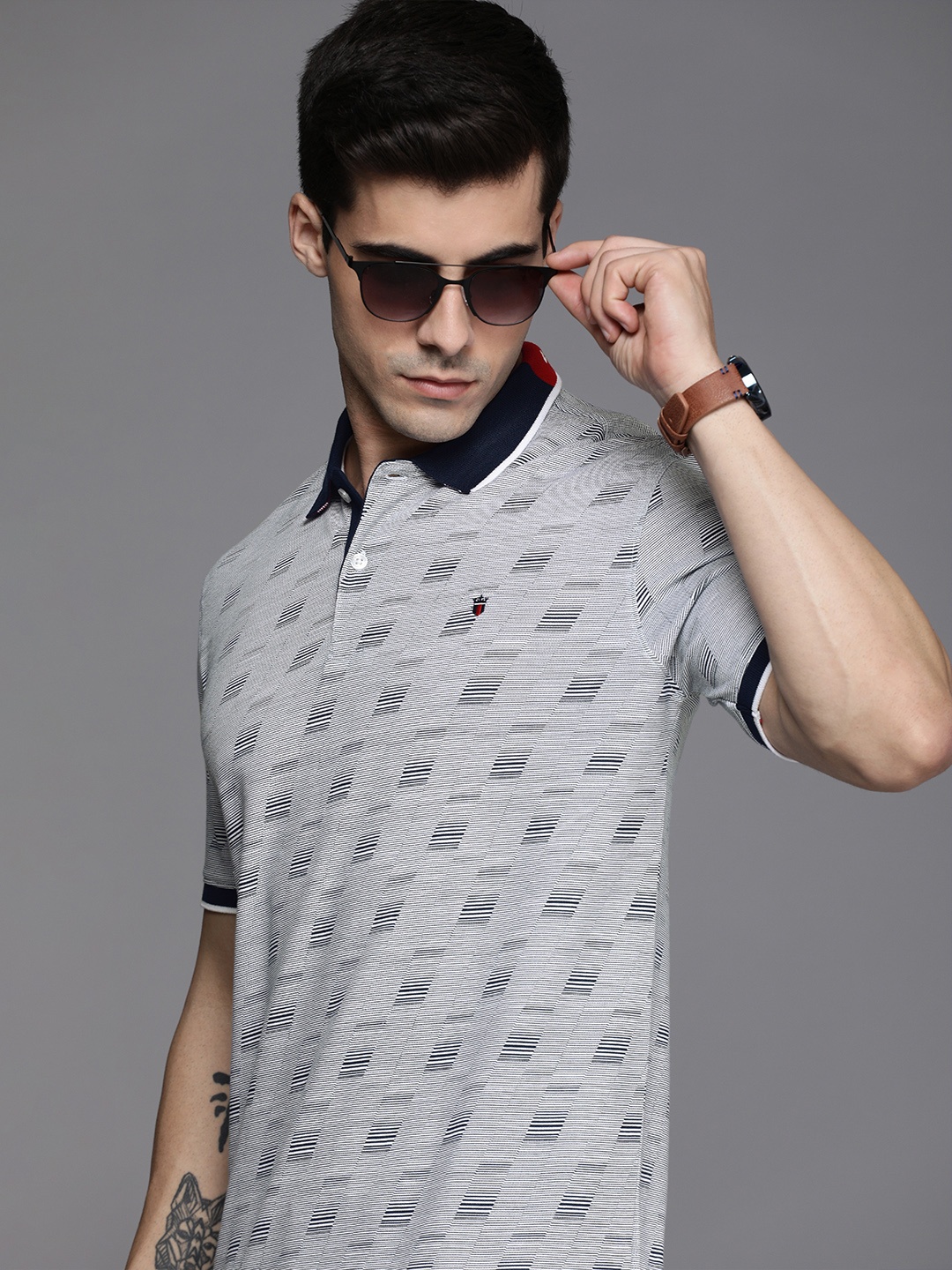 

Louis Philippe Sport Men Grey & Black Geometric Printed Polo Collar Slim Fit T-shirt