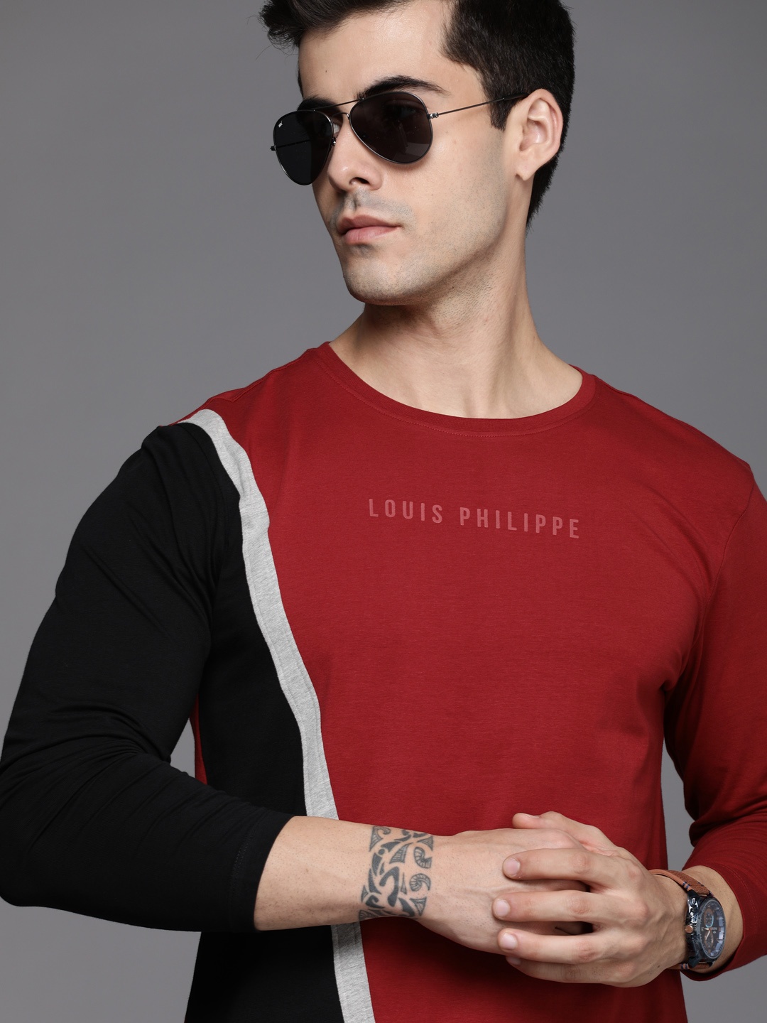 

Louis Philippe Sport Men Maroon & Black Colourblocked Applique Slim Fit T-shirt