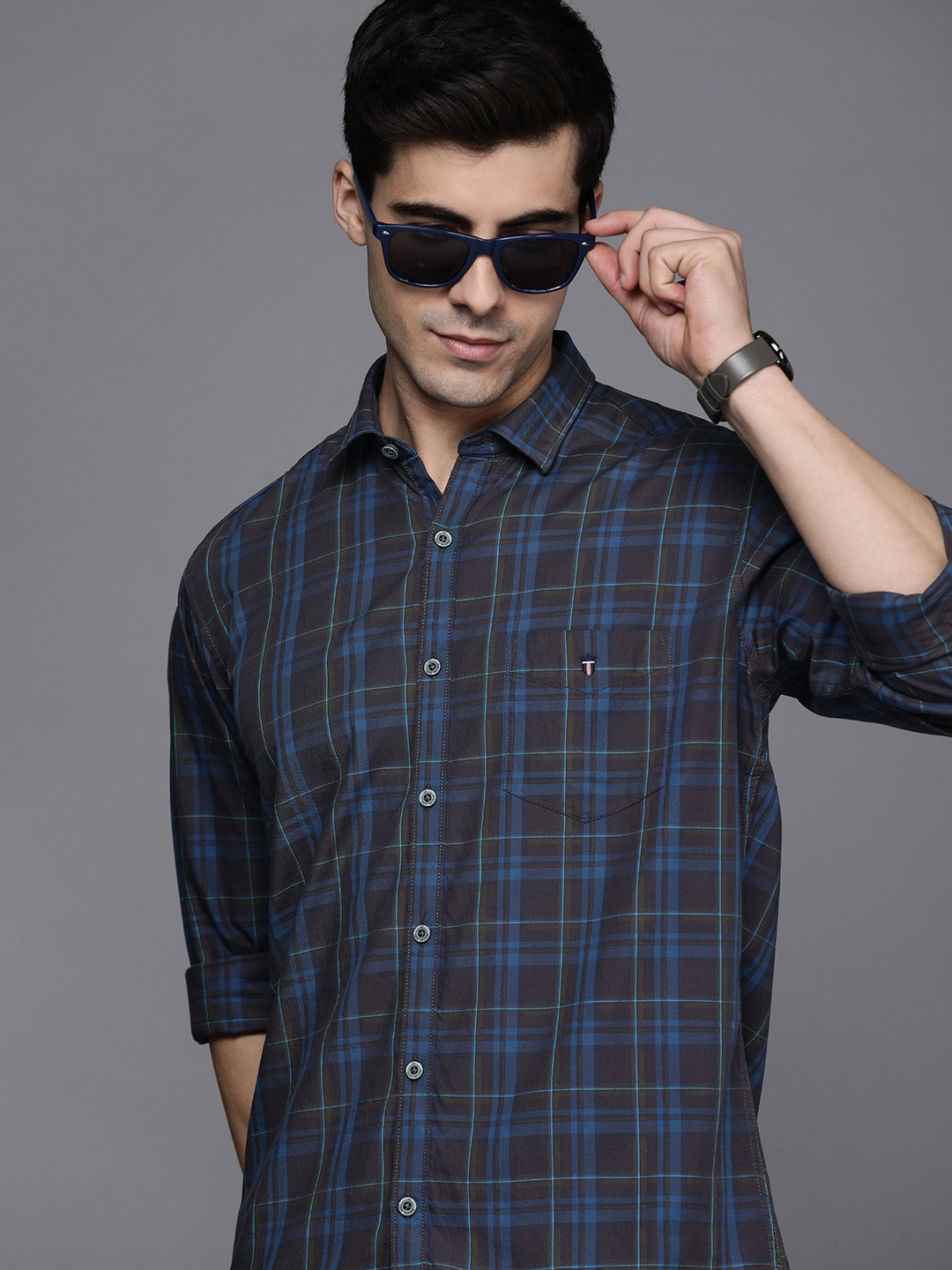 

Louis Philippe Sport Men Brown & Blue Slim Fit Checked Pure Cotton Casual Shirt