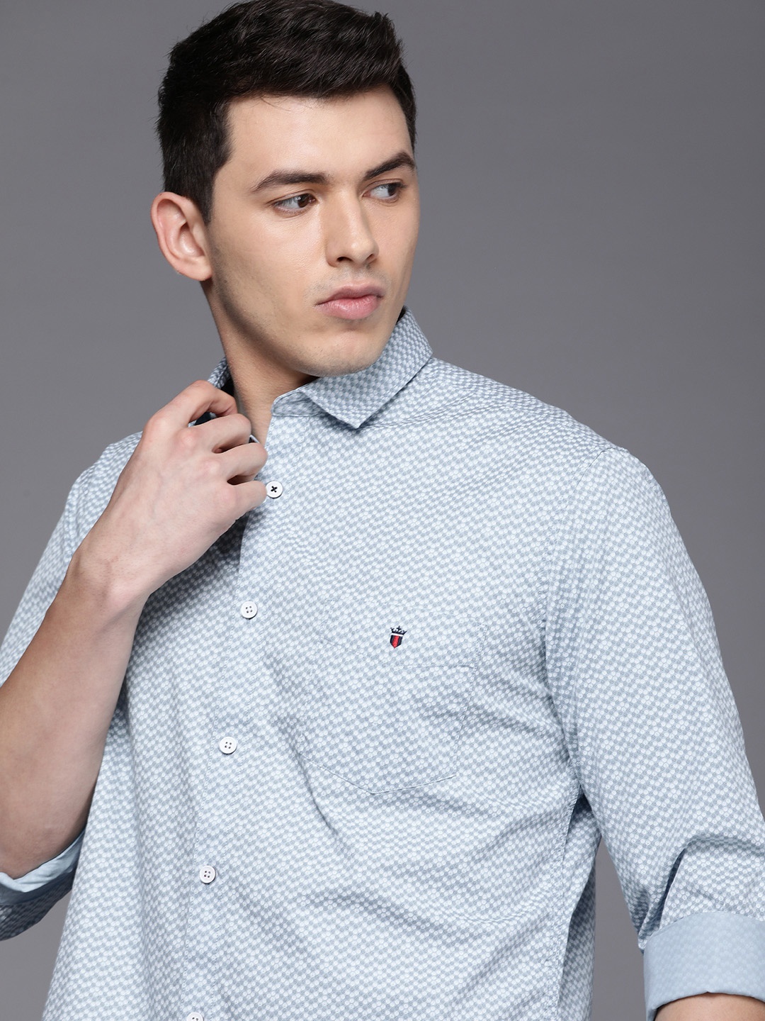 

Louis Philippe Sport Men Blue & White Slim Fit Printed Pure Cotton Casual Shirt