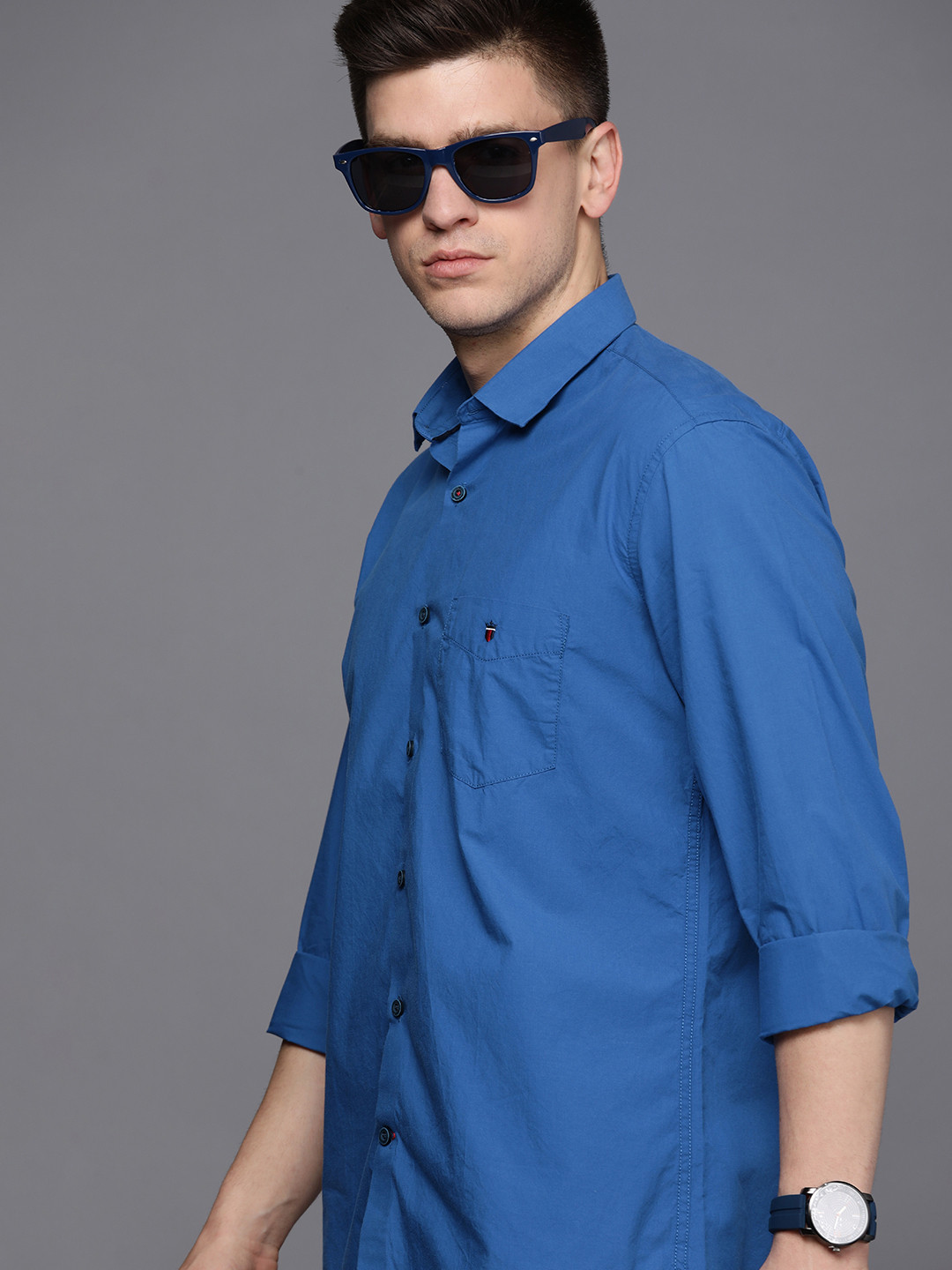 

Louis Philippe Sport Men Blue Solid Pure Cotton Slim Fit Casual Shirt