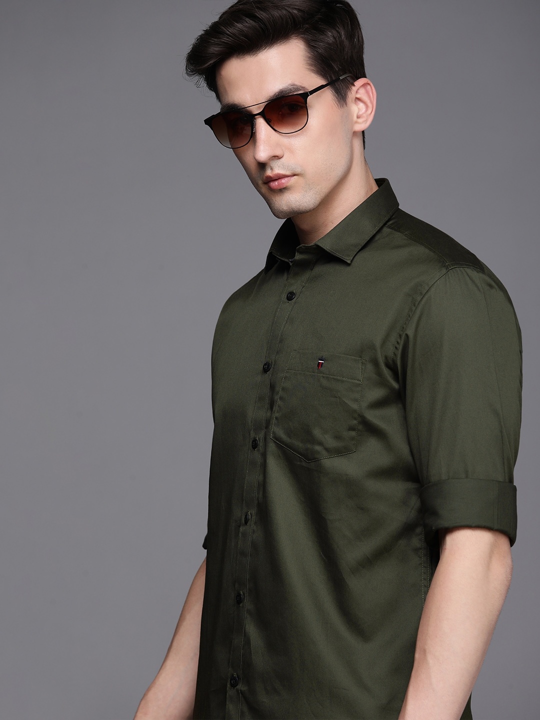 

Louis Philippe Jeans Men Green Solid Slim Fit Casual Pure Cotton Shirt