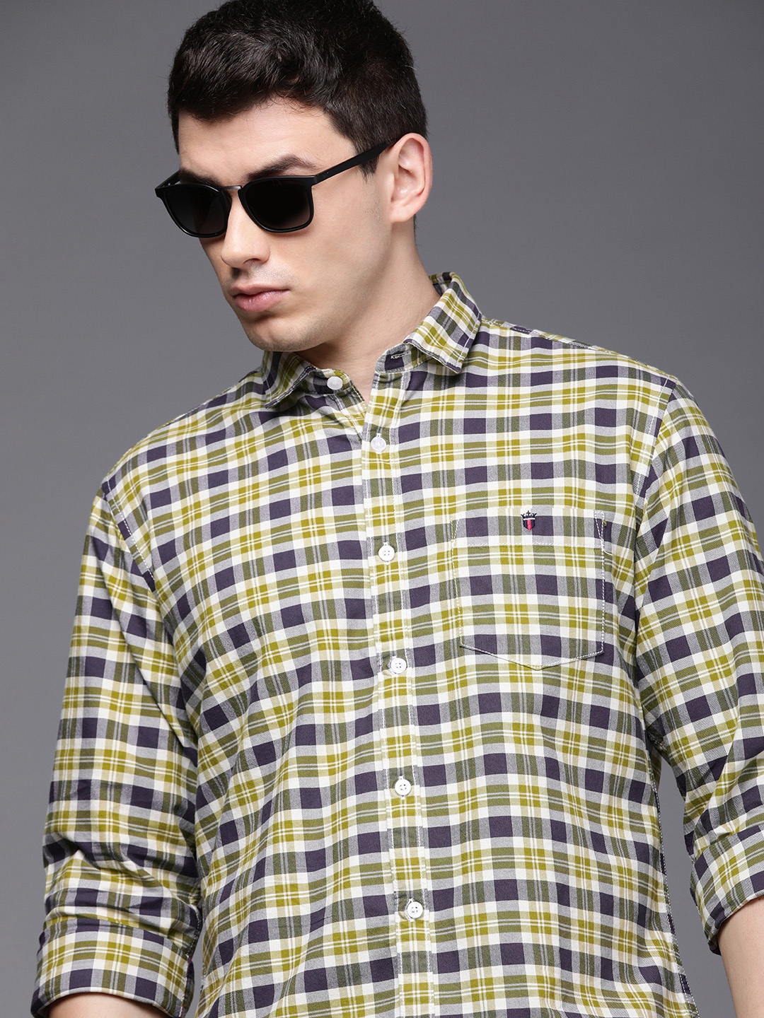

Louis Philippe Jeans Men Olive Green And Navy Blue Slim Fit Checked Pure Cotton Shirt
