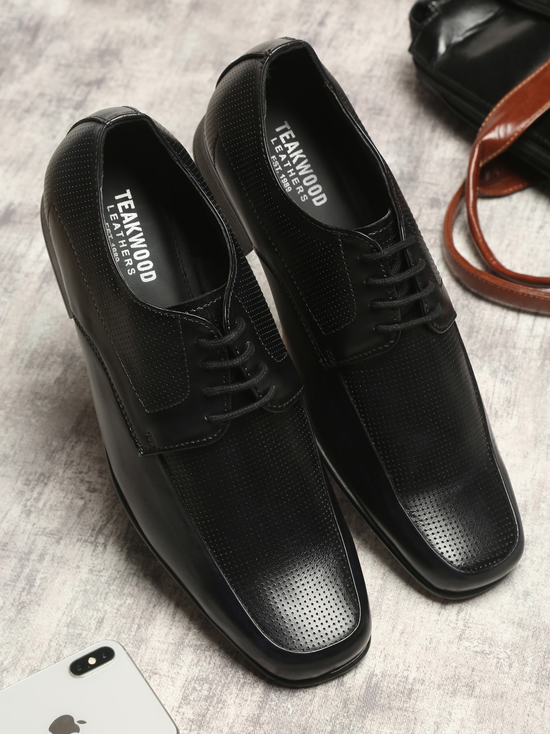 

Teakwood Leathers Men Black Solid Formal Shoes