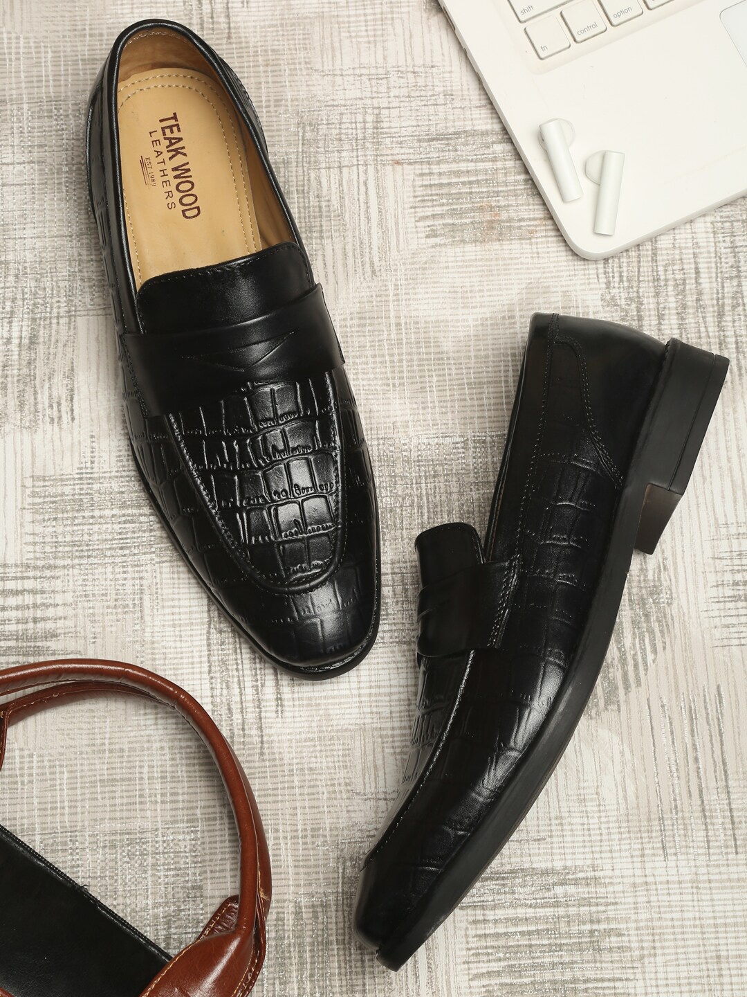 

Teakwood Leathers Men Black Textured Genuine Leather Formal Loafers