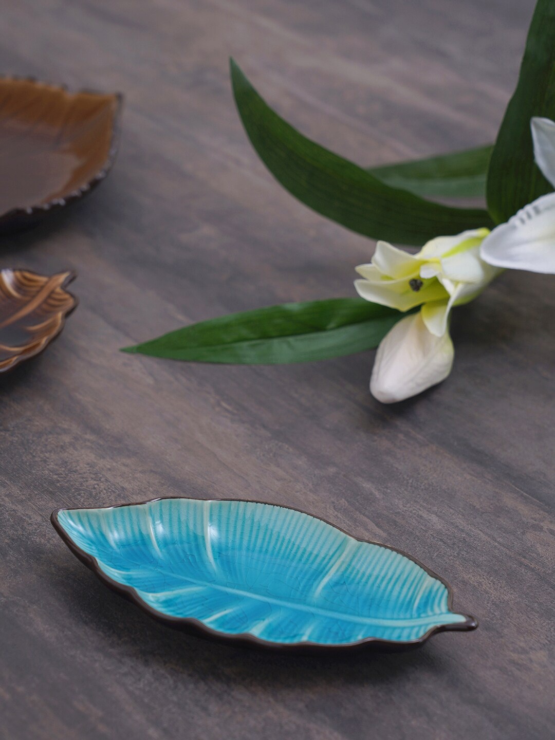 

Pure Home and Living Set of 2 Blue Alder Leaf Food Platters