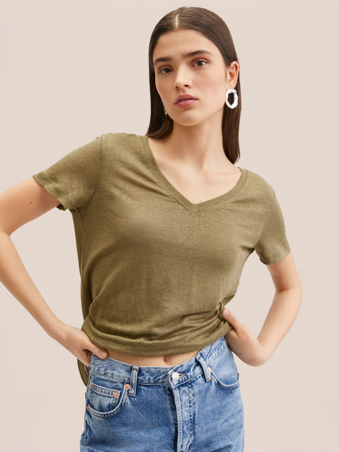 

MANGO Women Olive Green Pure Linen Solid V-Neck T-shirt