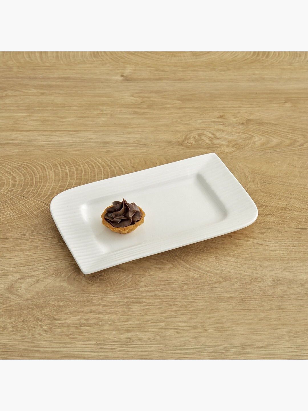 

Home Centre Alamode White Ceramic Glossy Plate