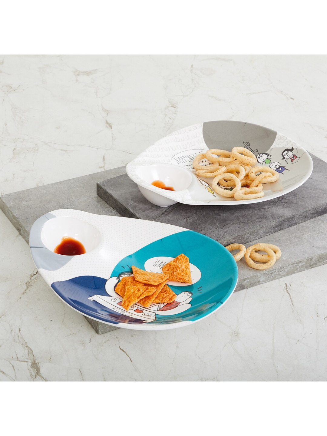 

Home Centre Blue & White 2 Pieces Printed Glass Matte Plates