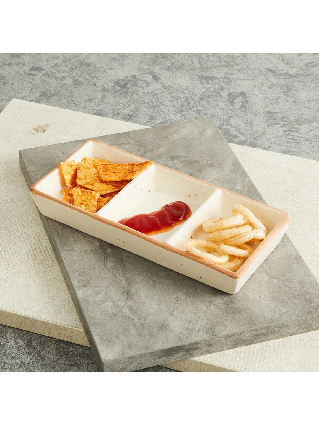 

Home Centre Off White & Brown 1 Pieces Stoneware Matte Platter