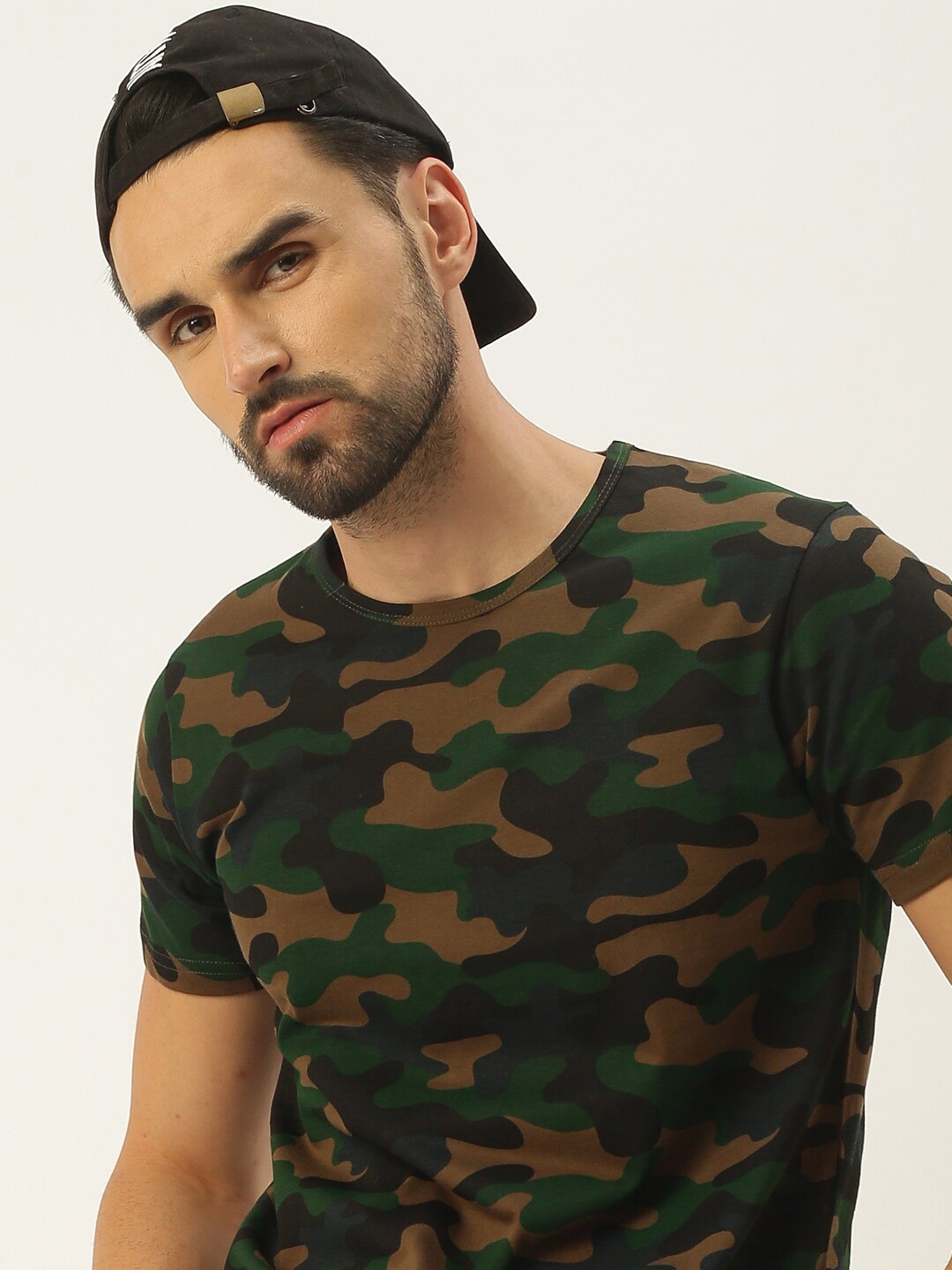 

VEIRDO Men Olive Green & Beige Camouflage Printed T-shirt