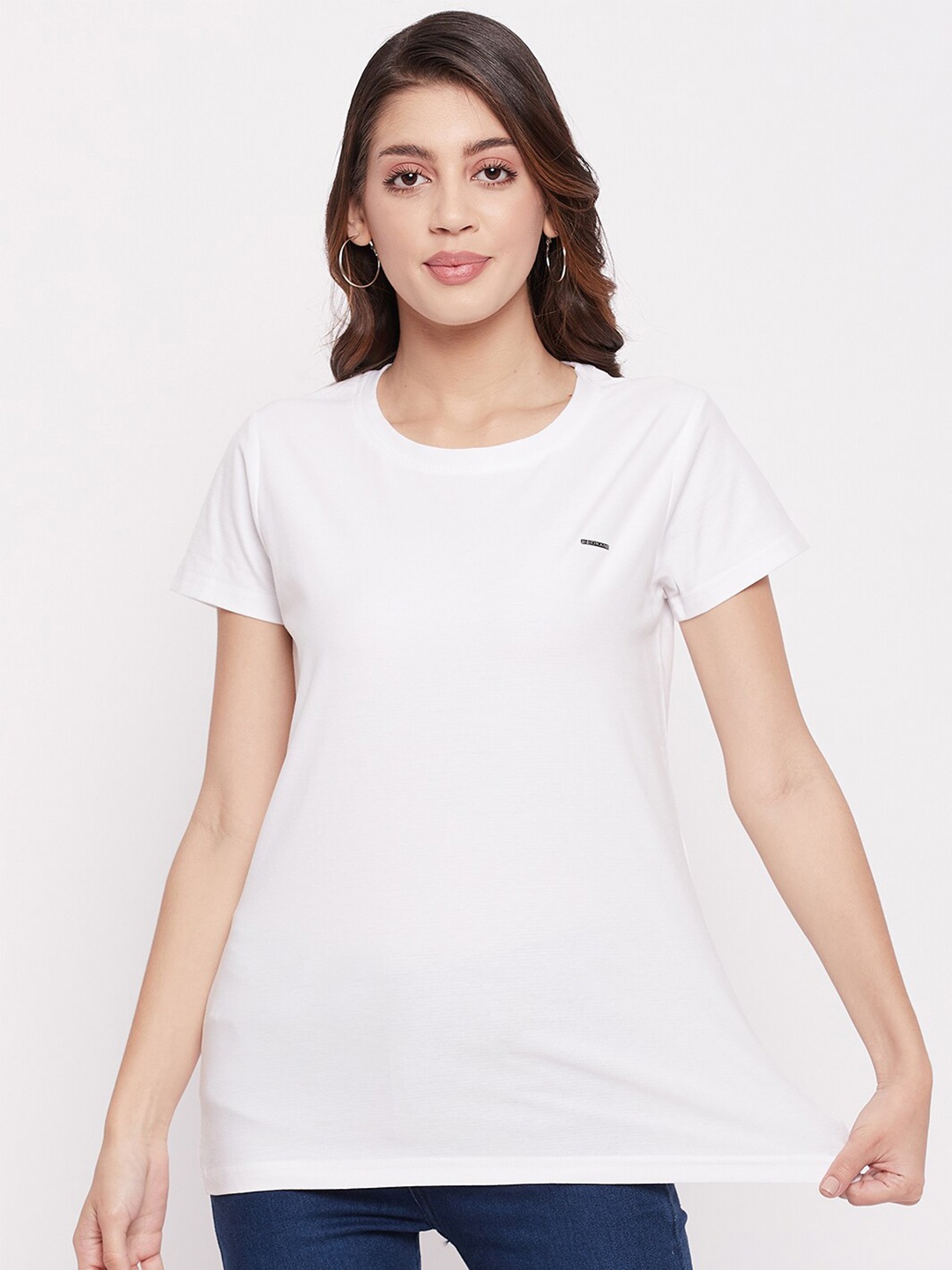 

Okane Women White Solid Cotton T-shirt