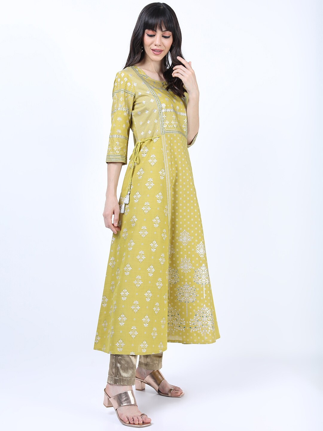 

Vishudh Green Ethnic Motifs Printed Kurta