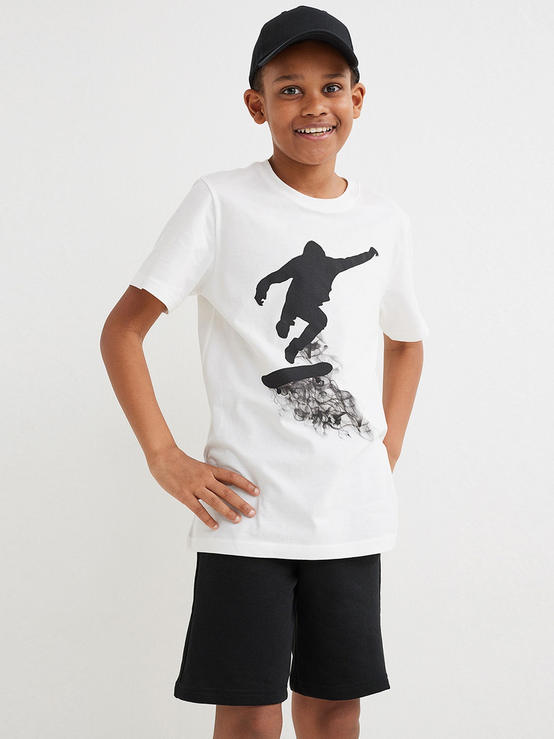 

H&M Boys Black Solid Regular Sweatshirt Shorts