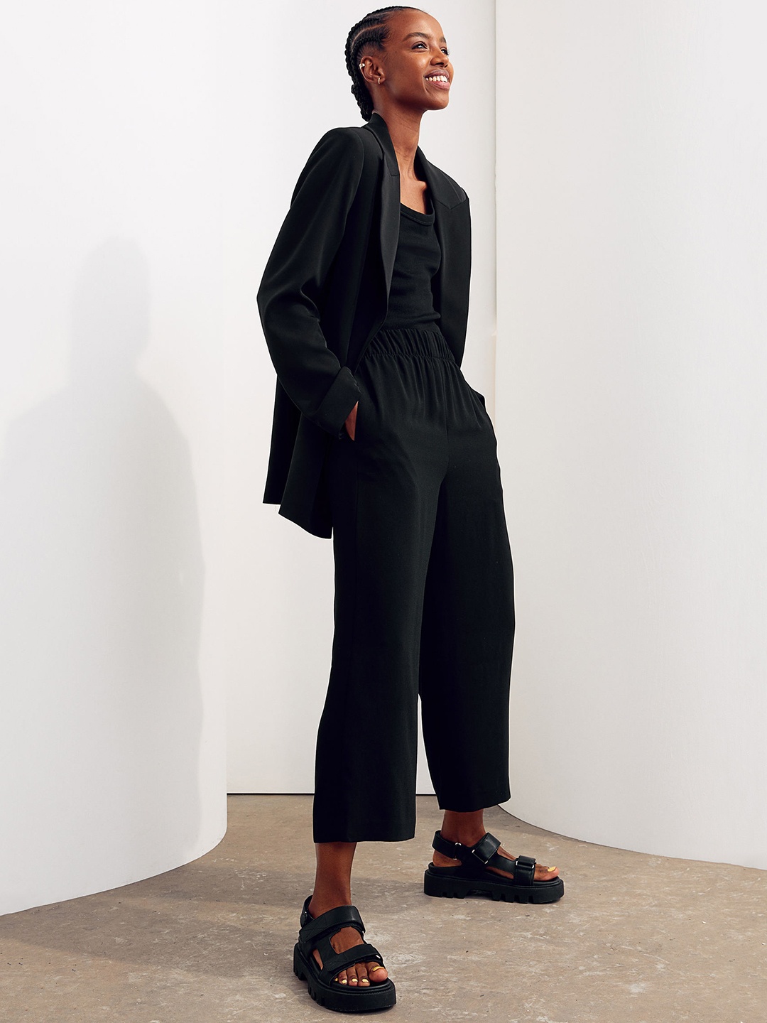 

H&M Women Black Culottes