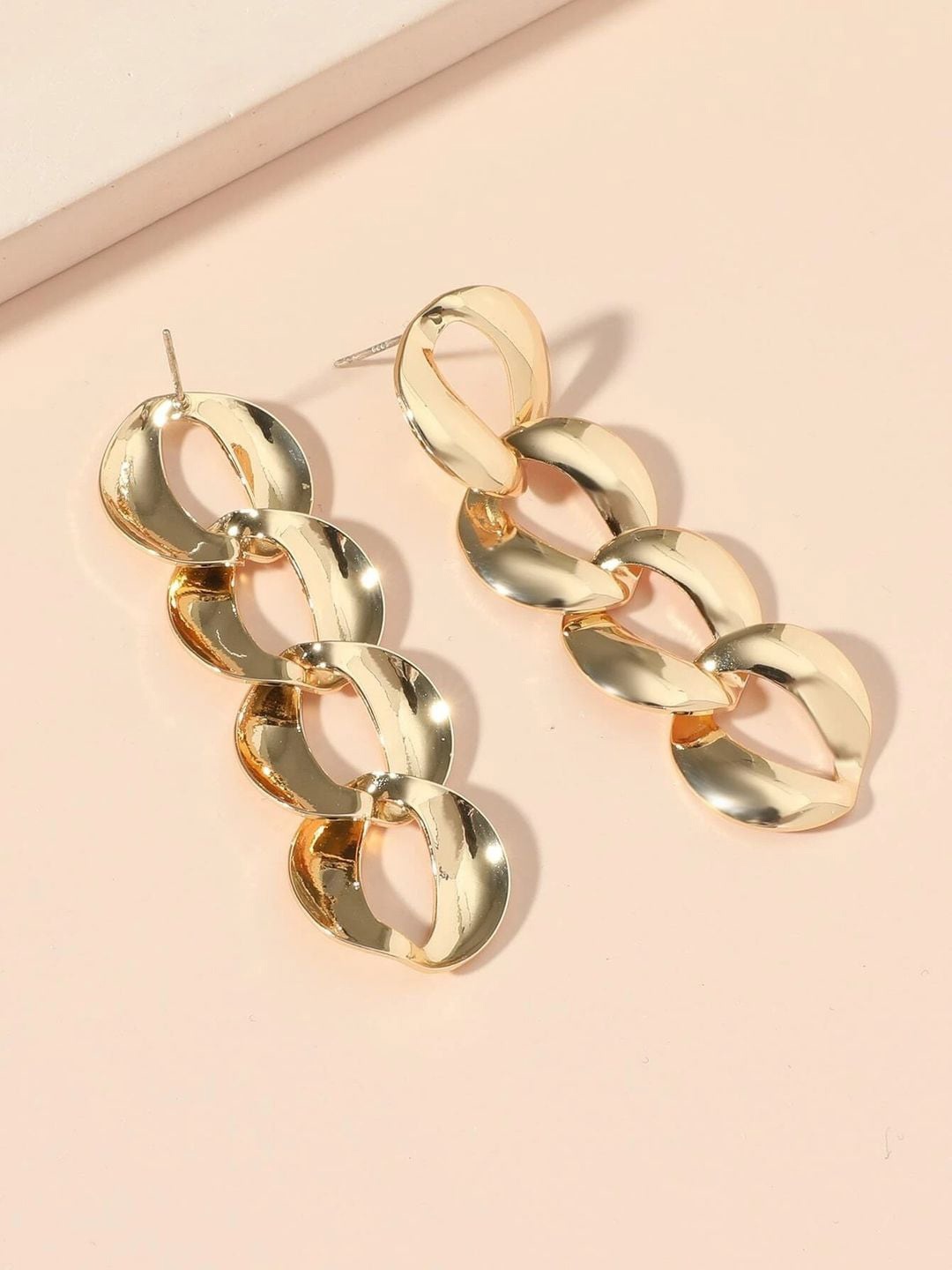 

OOMPH Gold-Toned Contemporary Contemporary Link Chain Drop Earrings