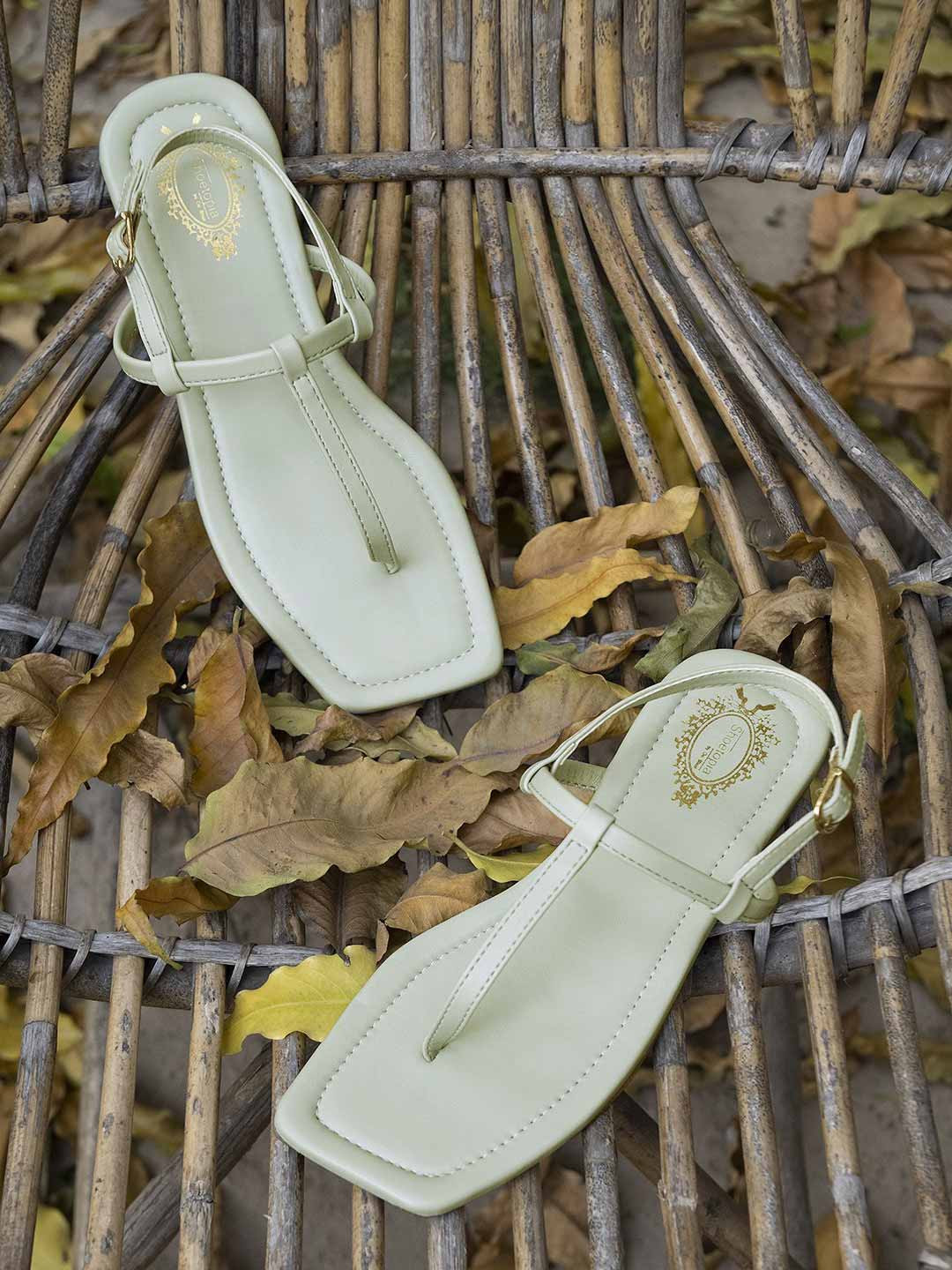 

Shoetopia Girls Green T-Strap Flats