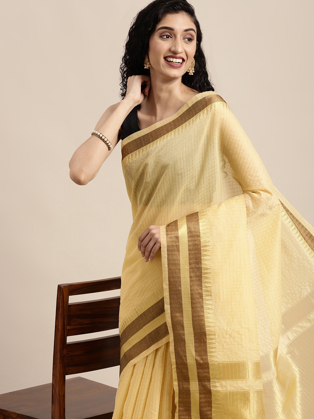 

Mitera Beige & Gold-Toned Woven Design Silk Cotton Saree