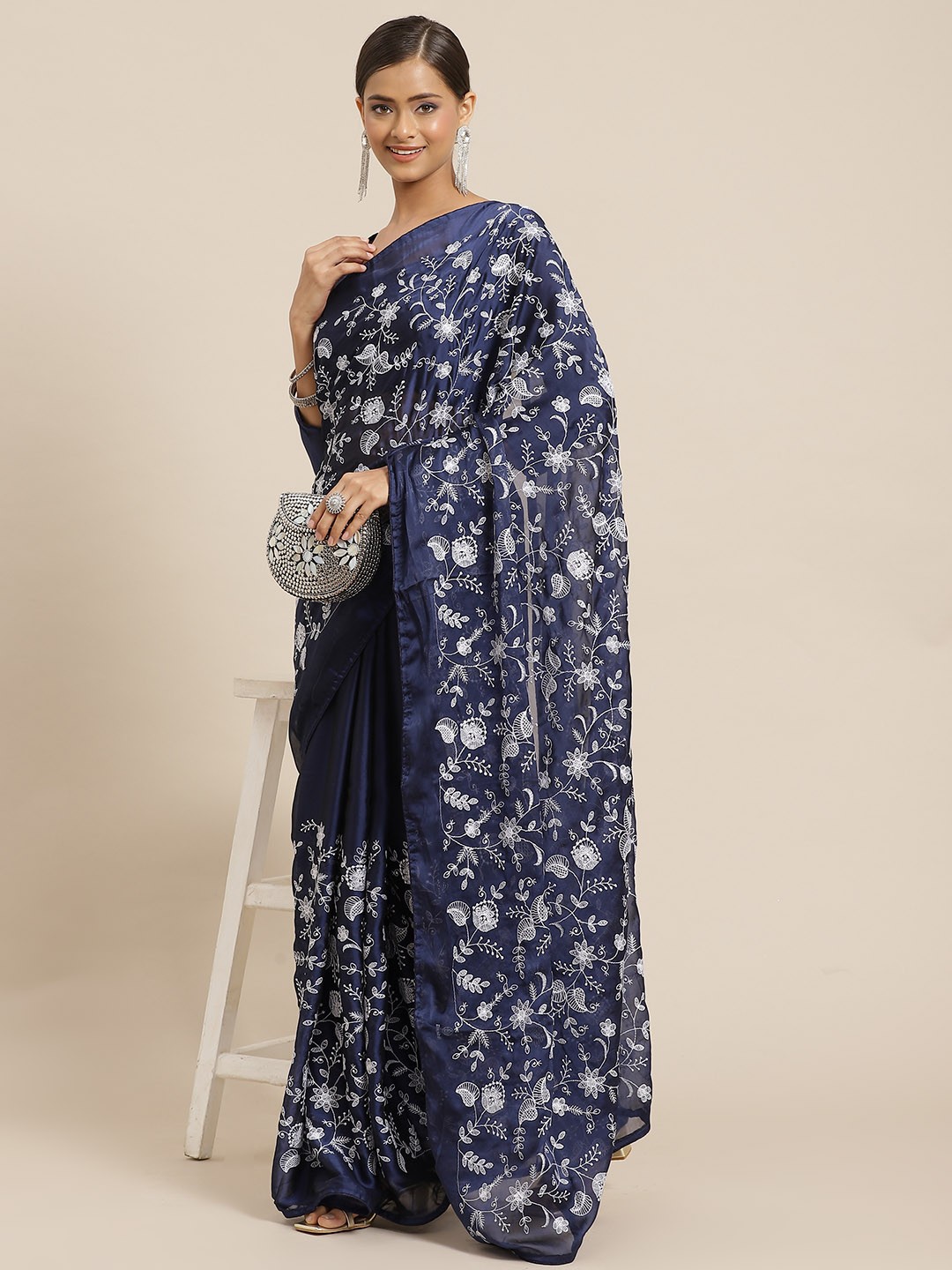 

RAJGRANTH Navy Blue & White Ethnic Motifs Silk Blend Heavy Work Saree