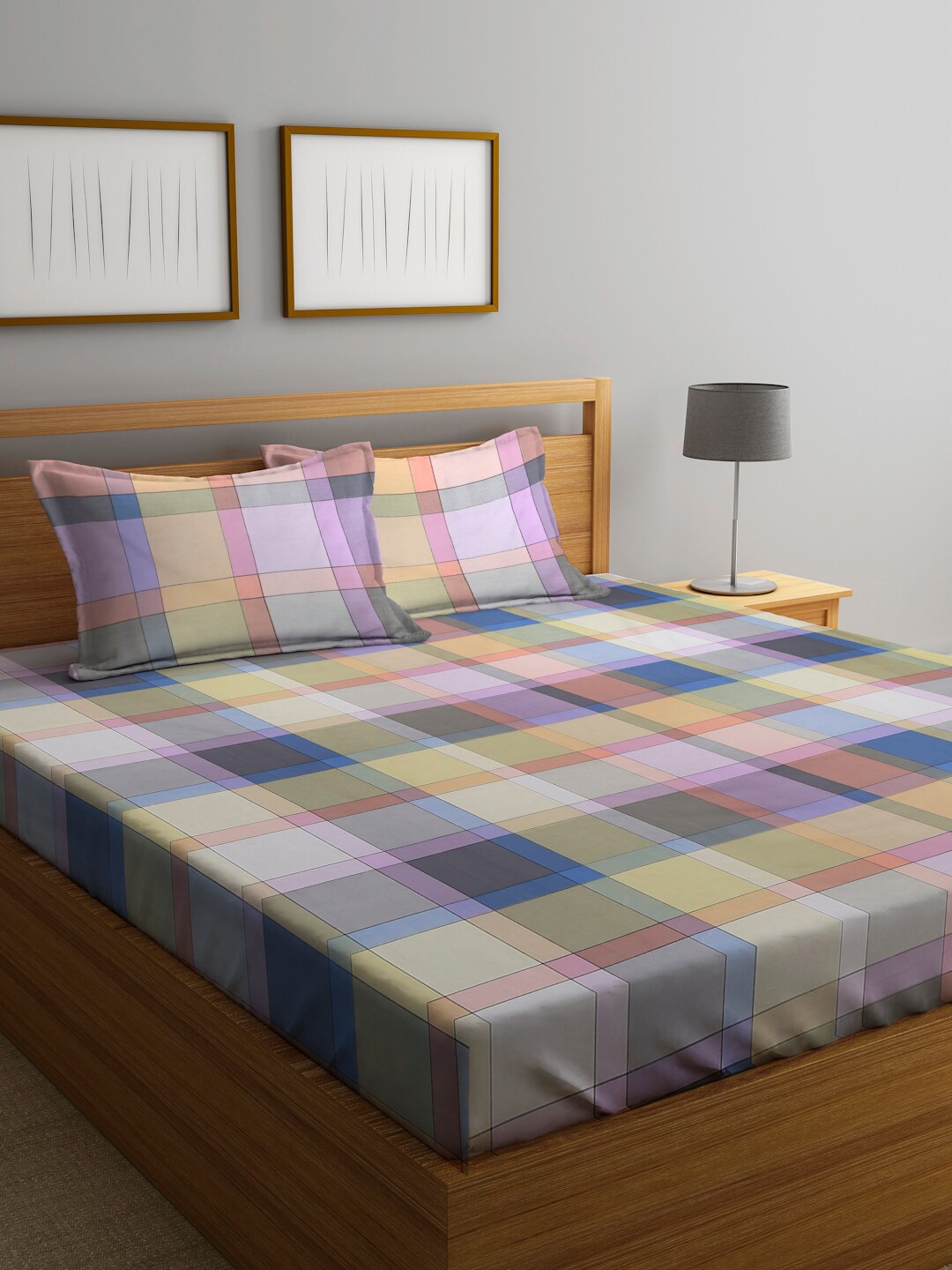 

KLOTTHE Pink & Blue Geometric 210 TC King Bedsheet with 2 Pillow Covers
