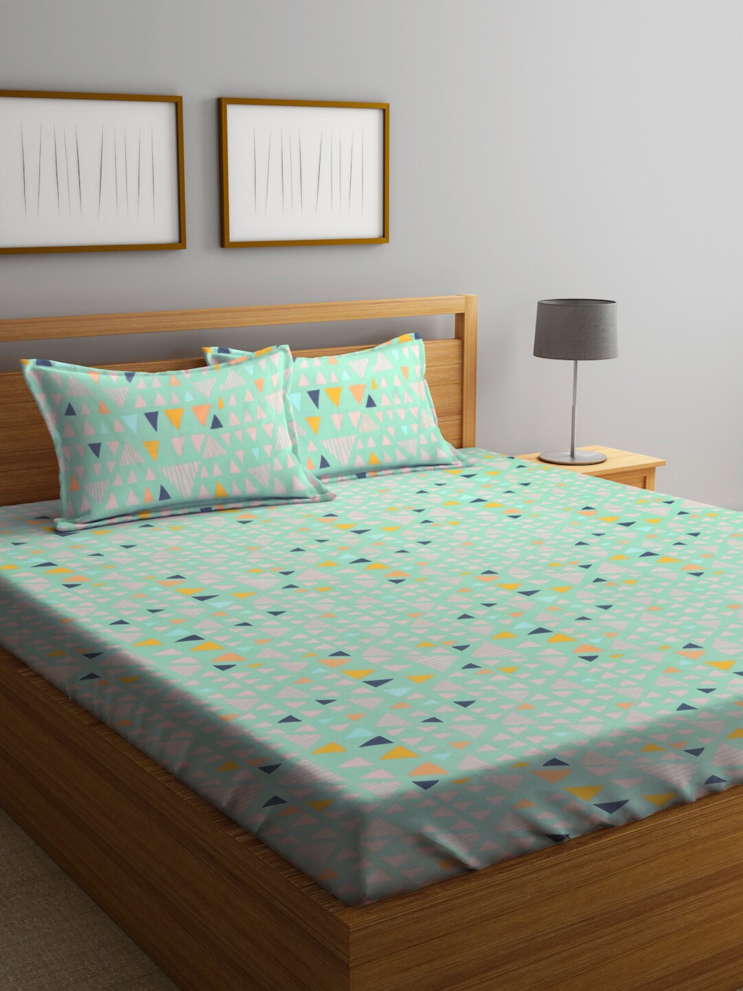 

KLOTTHE Green & Yellow Geometric 210 TC King Bedsheet with 2 Pillow Covers