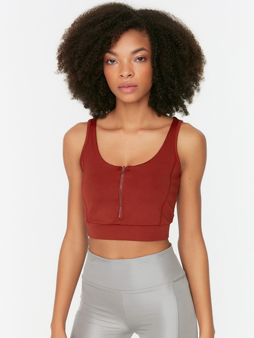 

Trendyol Women Maroon Solid Sports Bra TWOAW21SS0021